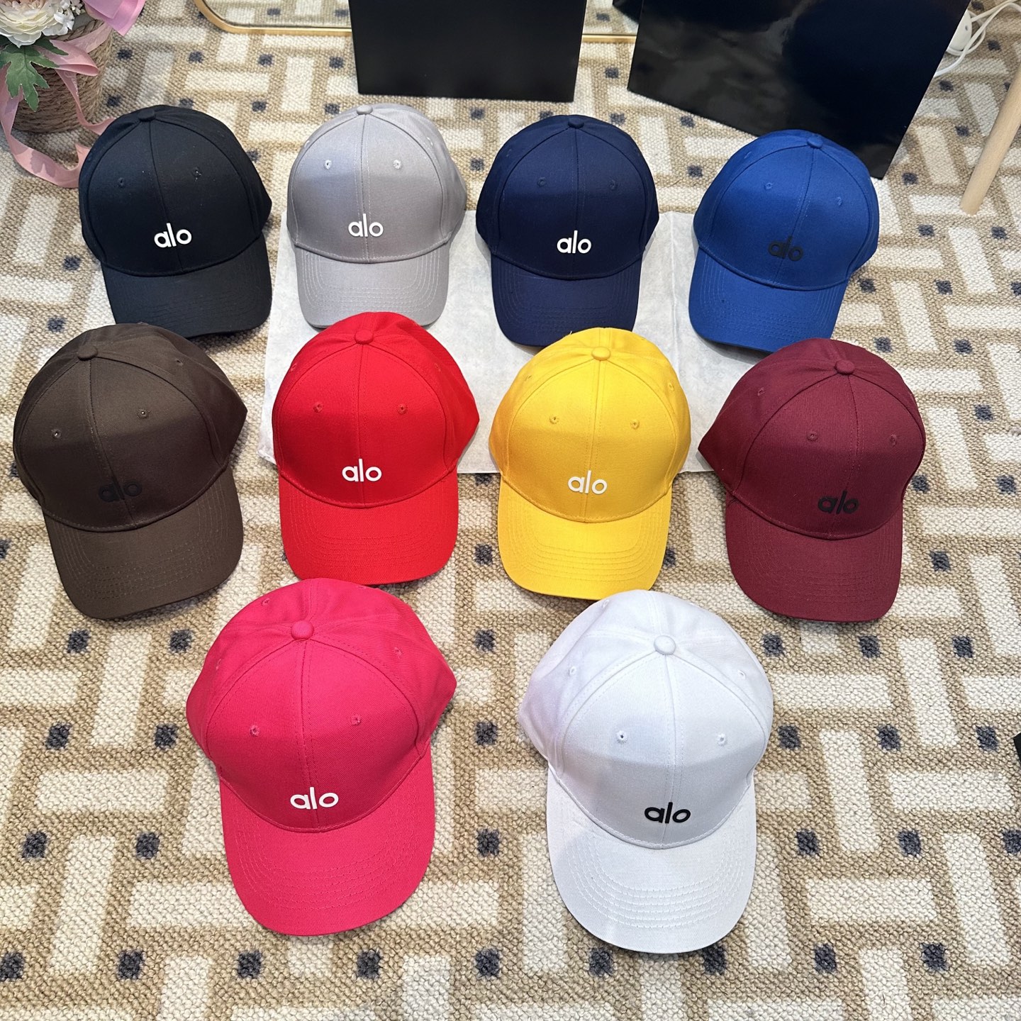 Alo 🔥爆款 新款棒球帽定制面料，简约时尚更透气，超火爆现货秒发