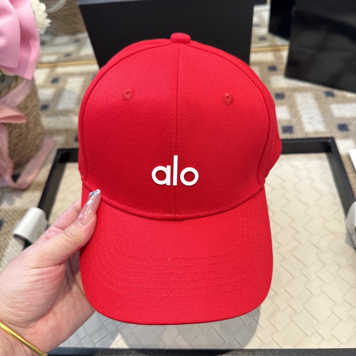 Alo 🔥爆款 新款棒球帽定制面料，简约时尚更透气，超火爆现货秒发