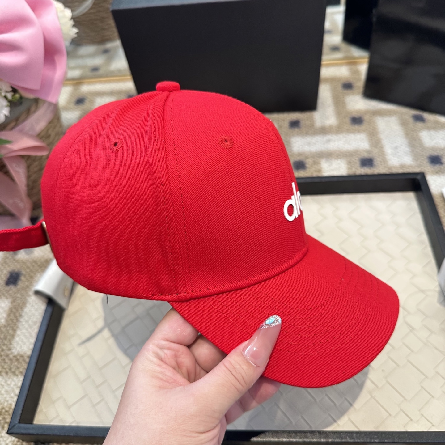 Alo 🔥爆款 新款棒球帽定制面料，简约时尚更透气，超火爆现货秒发