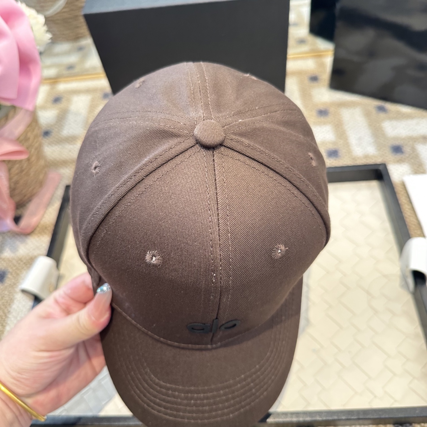 Alo 🔥爆款 新款棒球帽定制面料，简约时尚更透气，超火爆现货秒发