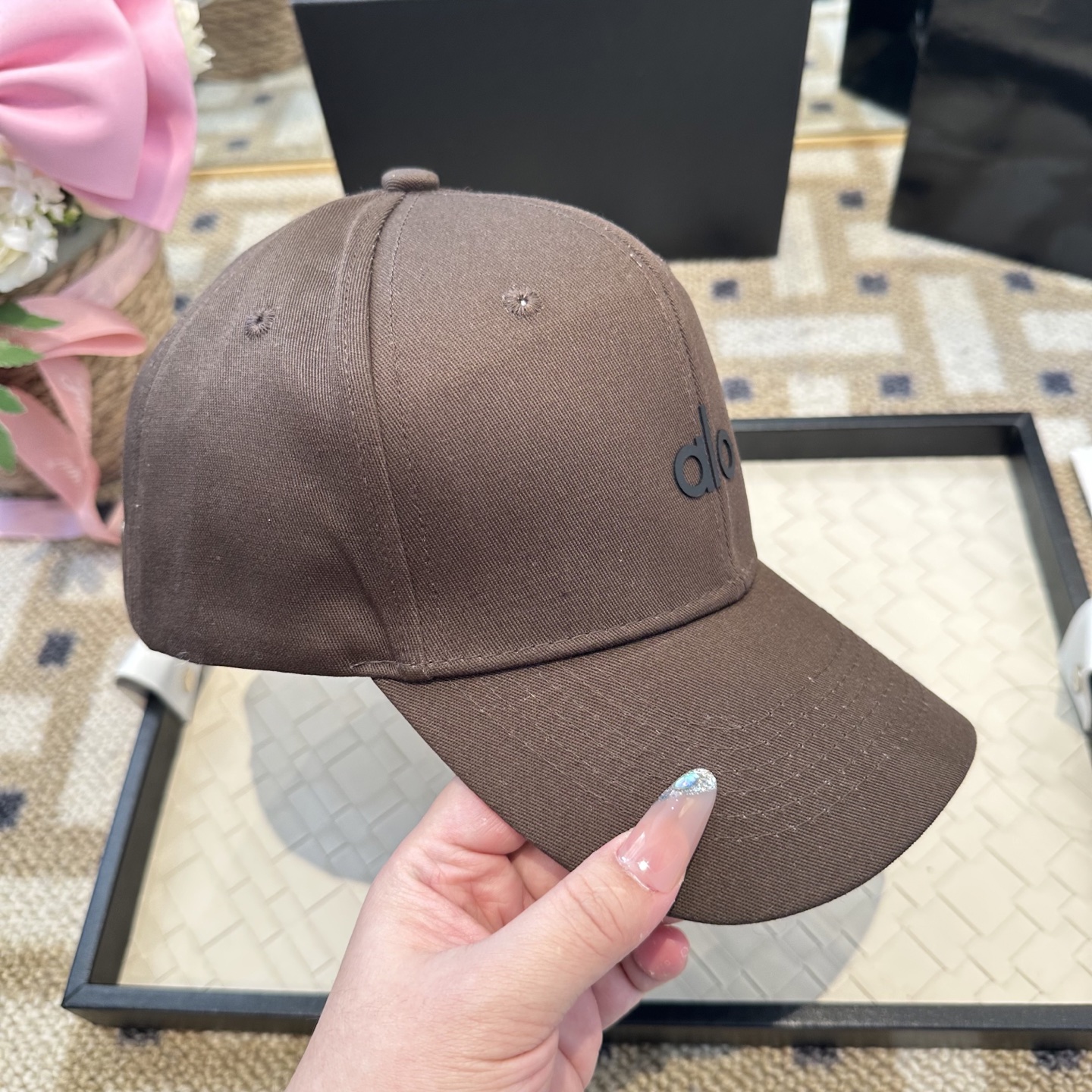 Alo 🔥爆款 新款棒球帽定制面料，简约时尚更透气，超火爆现货秒发