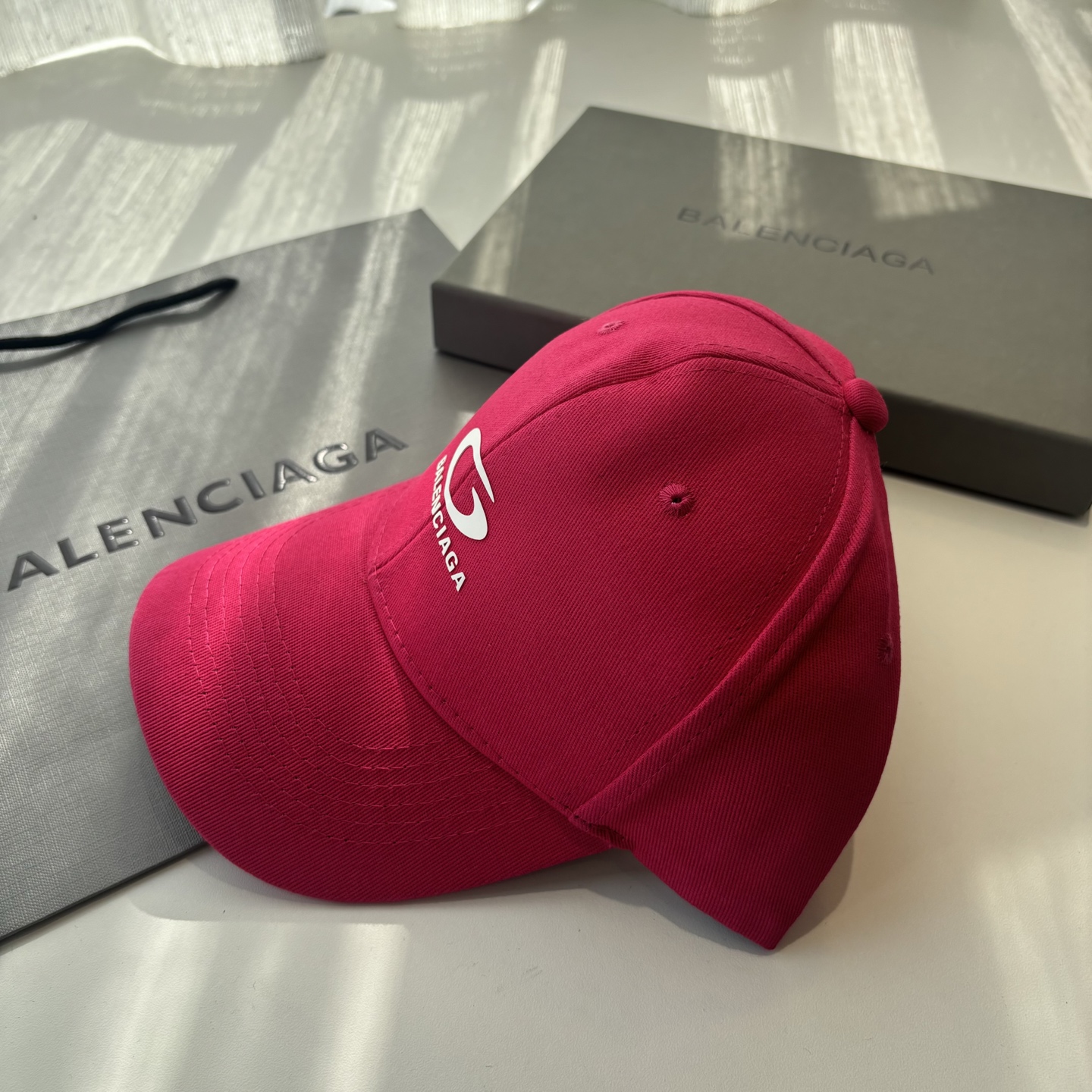 新品Balenciaga 巴黎世家字母新款棒球帽现货秒发🧢简约时尚超级无敌好看的帽子！情侣款！