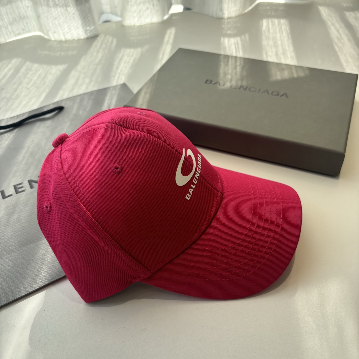 新品Balenciaga 巴黎世家字母新款棒球帽现货秒发🧢简约时尚超级无敌好看的帽子！情侣款！