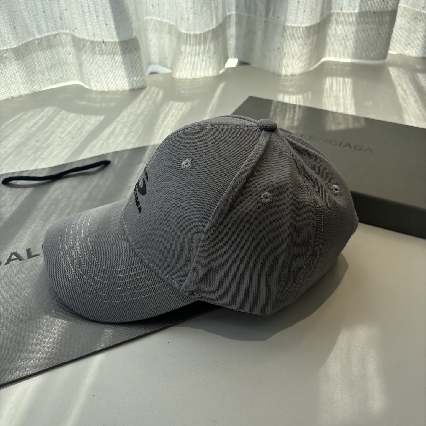 新品Balenciaga 巴黎世家字母新款棒球帽现货秒发🧢简约时尚超级无敌好看的帽子！情侣款！