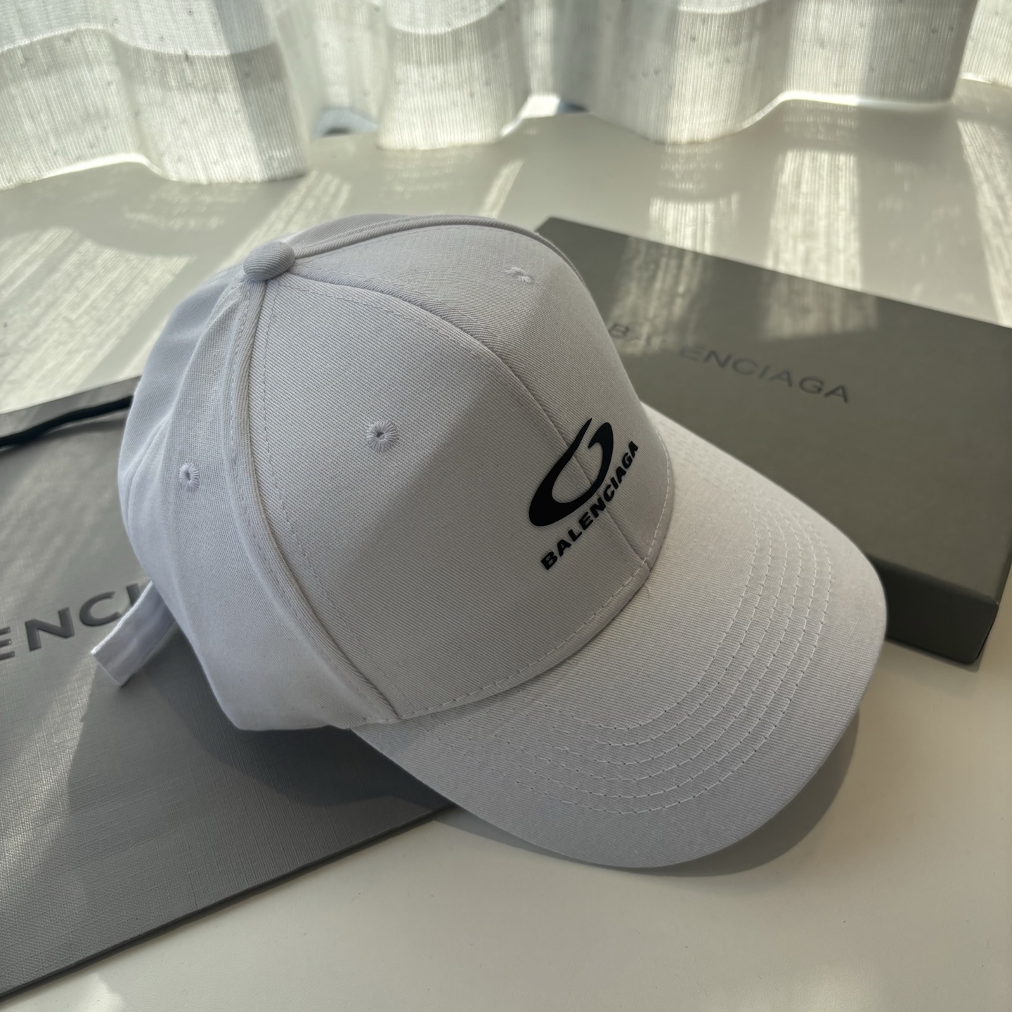 新品Balenciaga 巴黎世家字母新款棒球帽现货秒发🧢简约时尚超级无敌好看的帽子！情侣款！