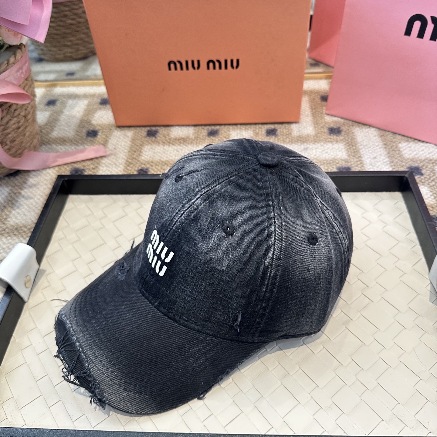 谬谬miumiu 原单 新款棒球帽，正品开模订制，原版做工细致质量超赞！