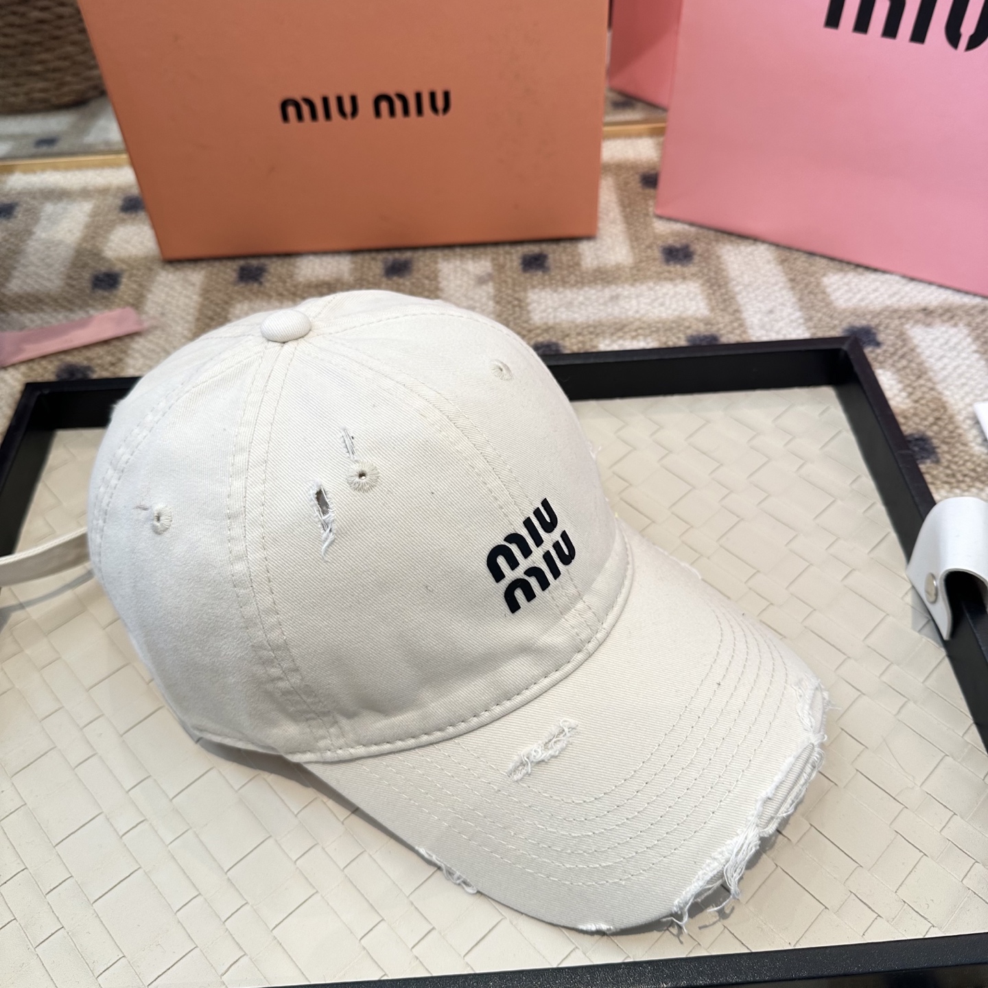 谬谬miumiu 原单 新款棒球帽，正品开模订制，原版做工细致质量超赞！