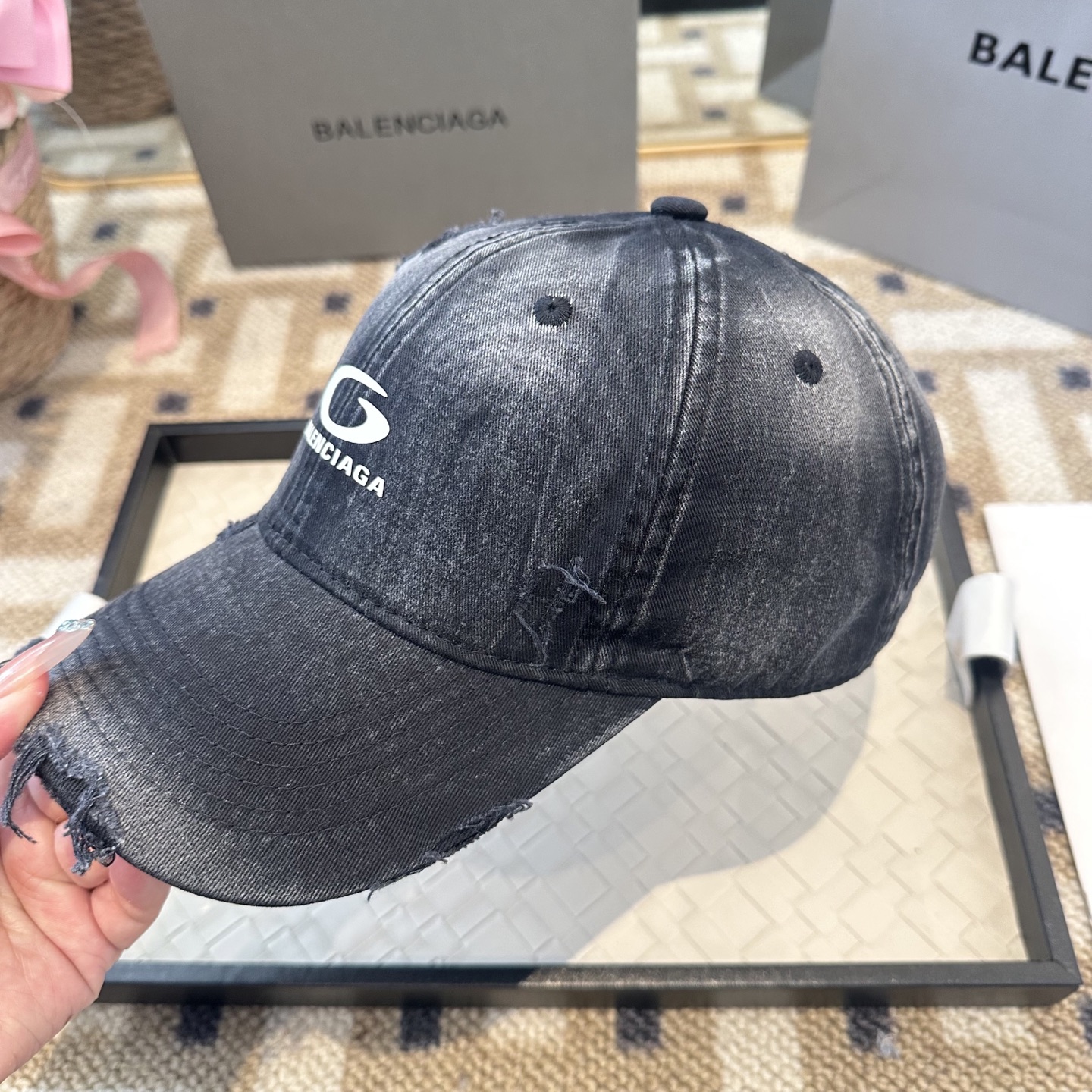 新品Balenciaga 巴黎世家字母新款棒球帽现货秒发🧢简约时尚超级无敌好看的帽子！情侣款！