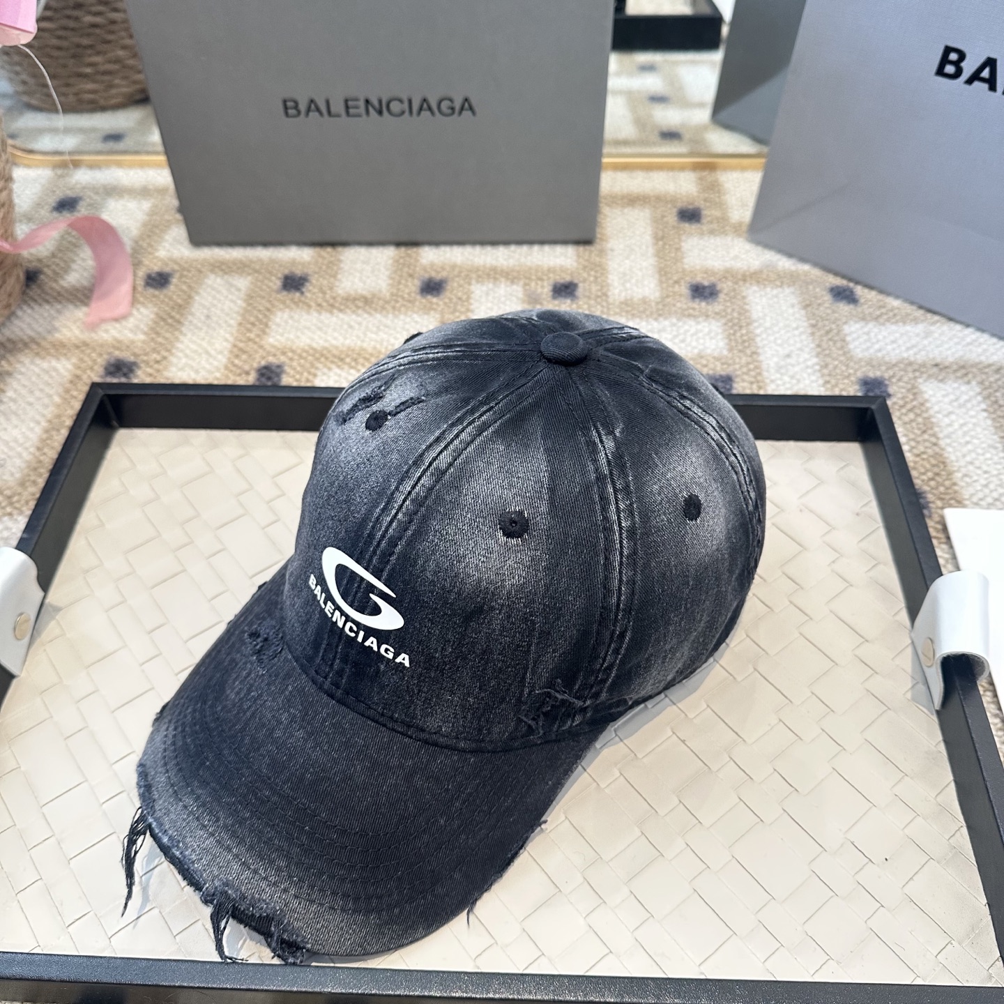 新品Balenciaga 巴黎世家字母新款棒球帽现货秒发🧢简约时尚超级无敌好看的帽子！情侣款！