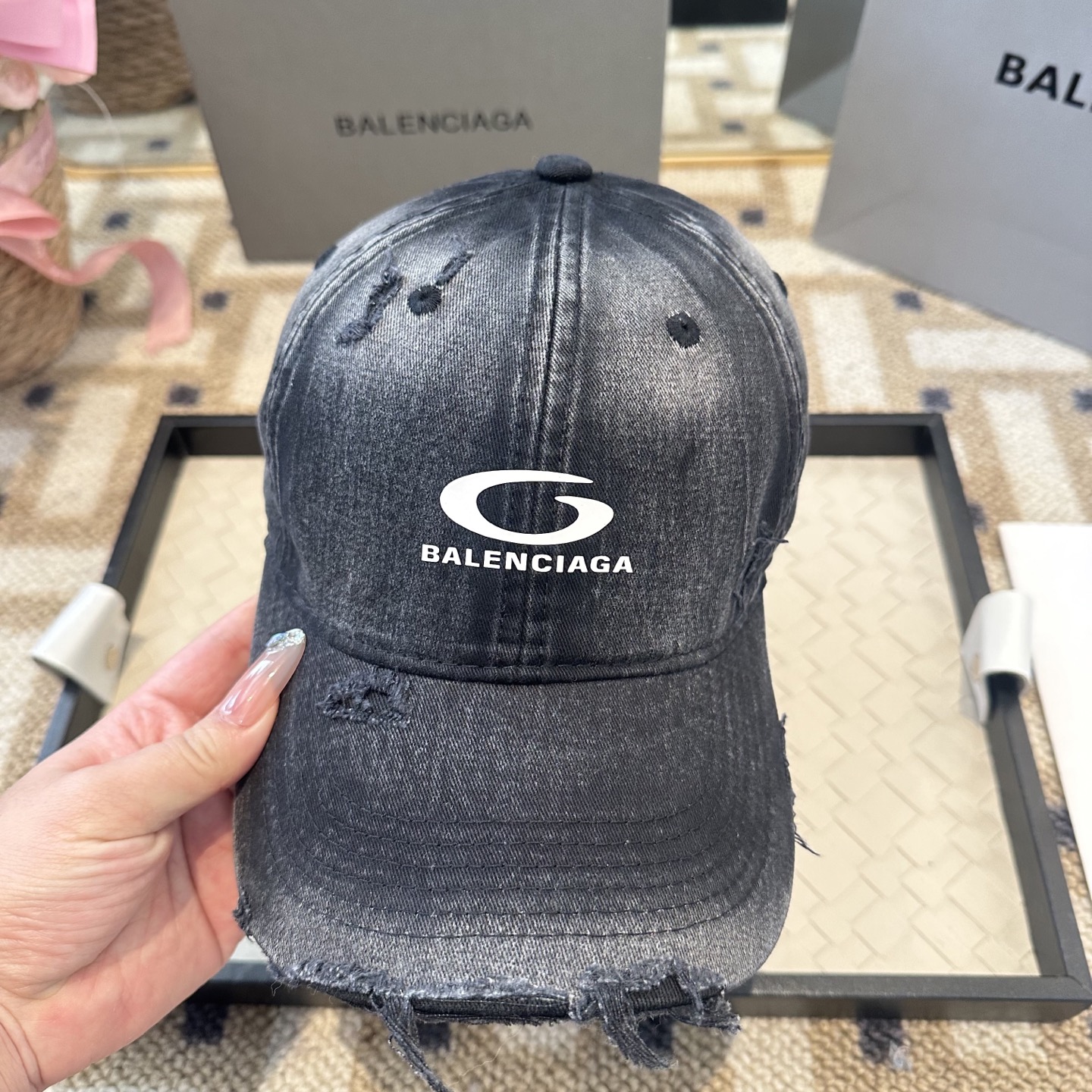 新品Balenciaga 巴黎世家字母新款棒球帽现货秒发🧢简约时尚超级无敌好看的帽子！情侣款！