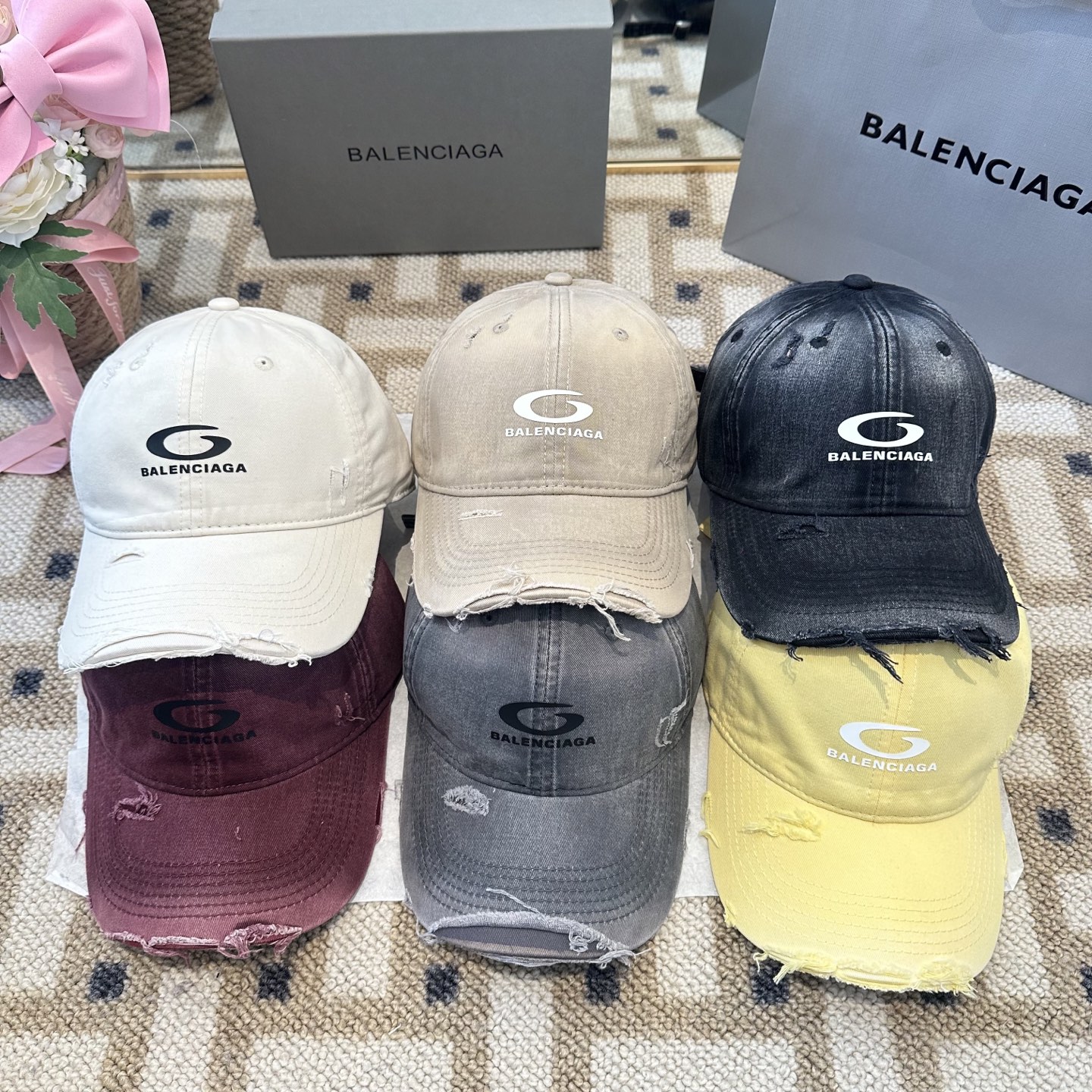 新品Balenciaga 巴黎世家字母新款棒球帽现货秒发🧢简约时尚超级无敌好看的帽子！情侣款！