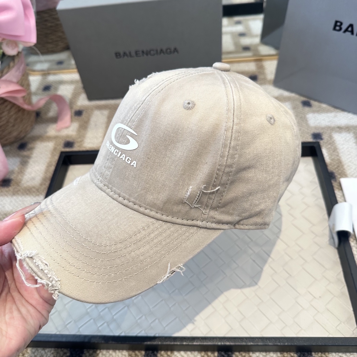 新品Balenciaga 巴黎世家字母新款棒球帽现货秒发🧢简约时尚超级无敌好看的帽子！情侣款！