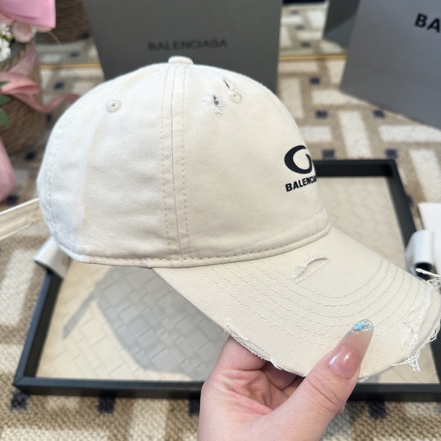 新品Balenciaga 巴黎世家字母新款棒球帽现货秒发🧢简约时尚超级无敌好看的帽子！情侣款！