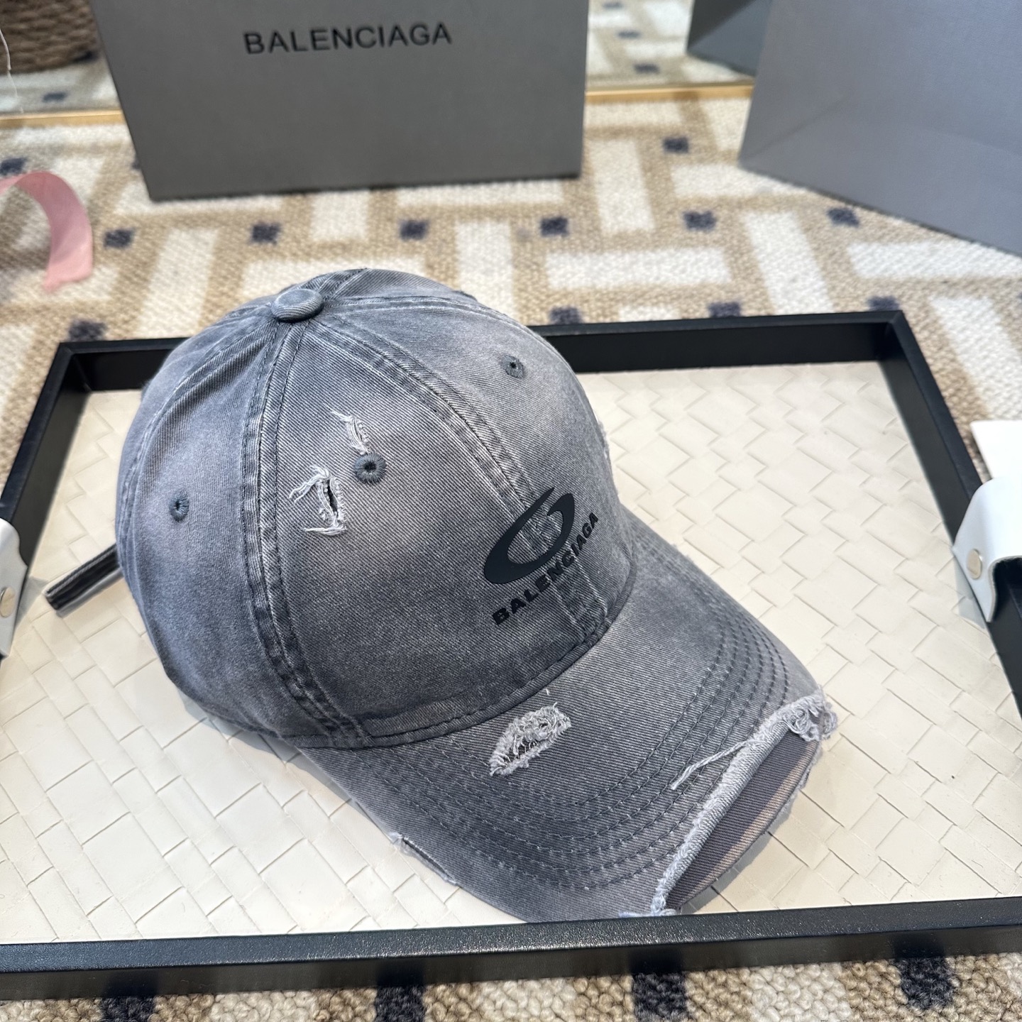 新品Balenciaga 巴黎世家字母新款棒球帽现货秒发🧢简约时尚超级无敌好看的帽子！情侣款！