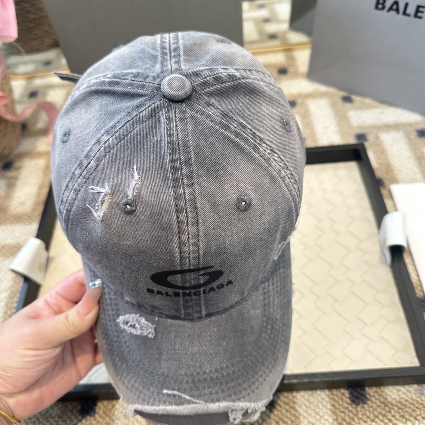 新品Balenciaga 巴黎世家字母新款棒球帽现货秒发🧢简约时尚超级无敌好看的帽子！情侣款！