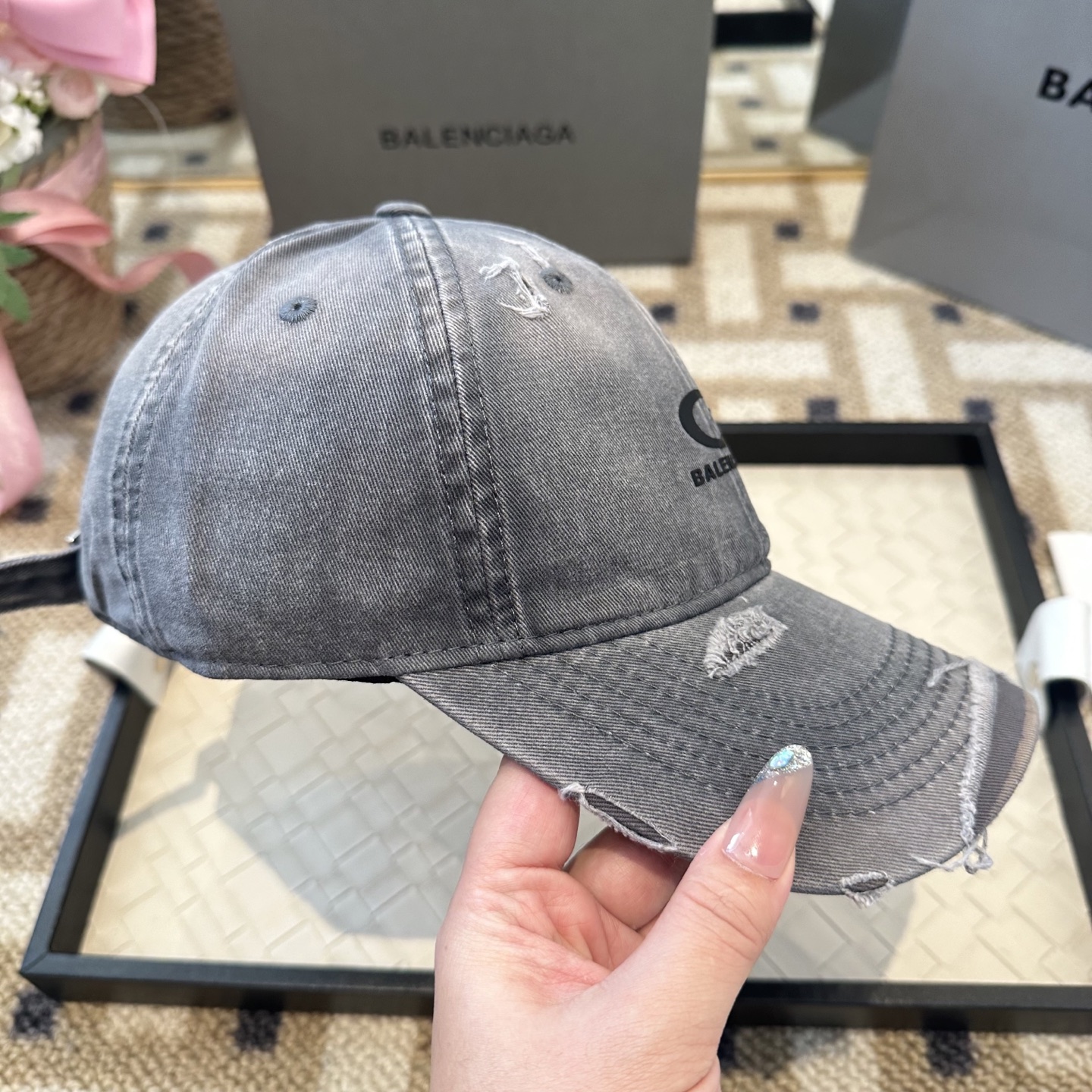 新品Balenciaga 巴黎世家字母新款棒球帽现货秒发🧢简约时尚超级无敌好看的帽子！情侣款！