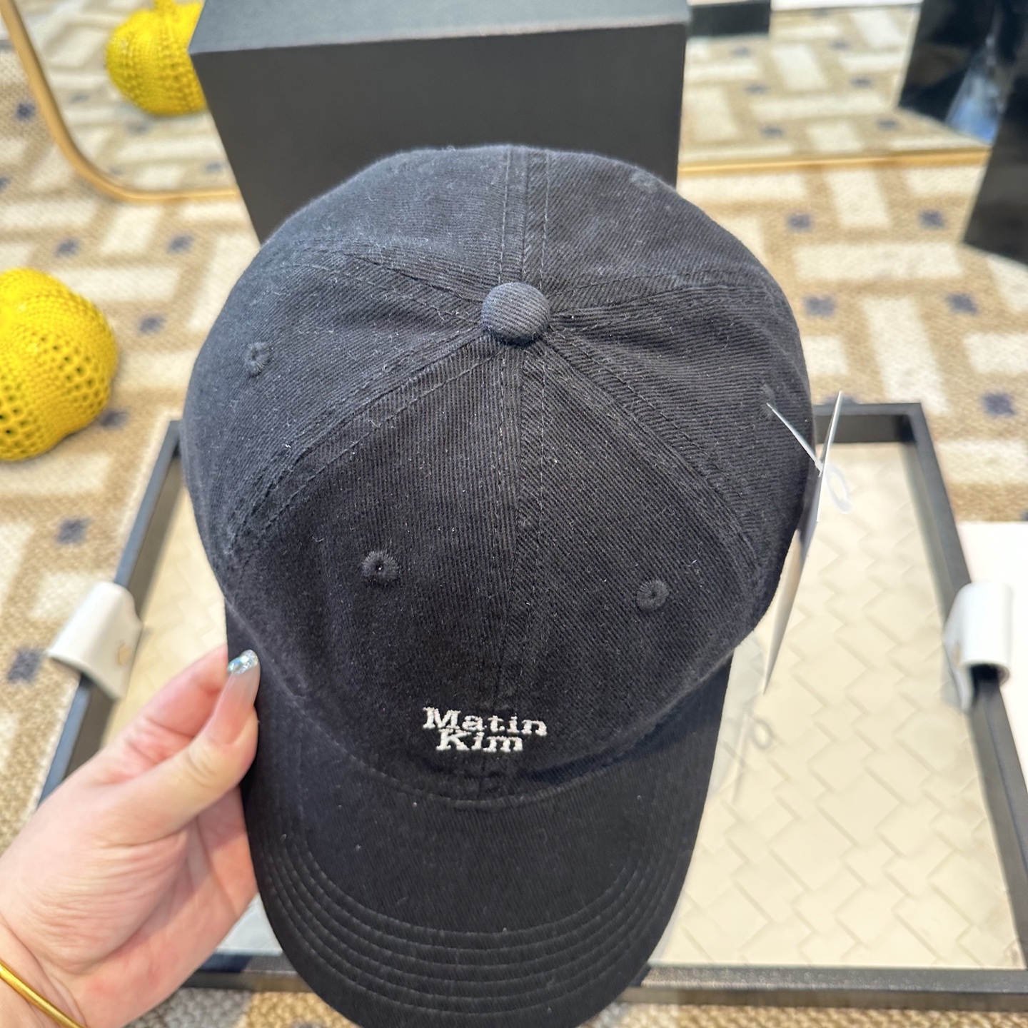 Matin Kim 潮牌棒球帽 简单休闲风的棒球帽 减龄百搭 适配度很高！简单随性~出街拍照拗造型非常加