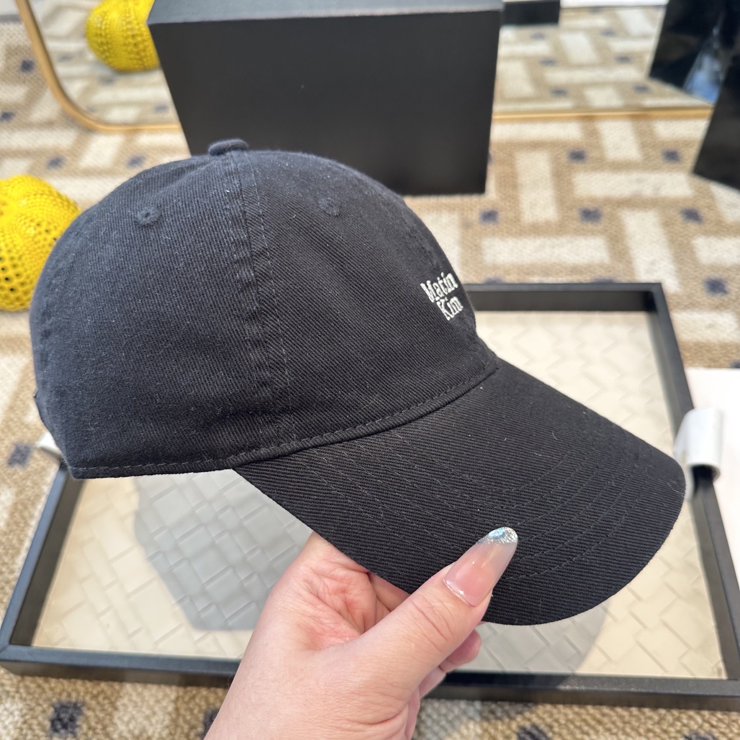 Matin Kim 潮牌棒球帽 简单休闲风的棒球帽 减龄百搭 适配度很高！简单随性~出街拍照拗造型非常加