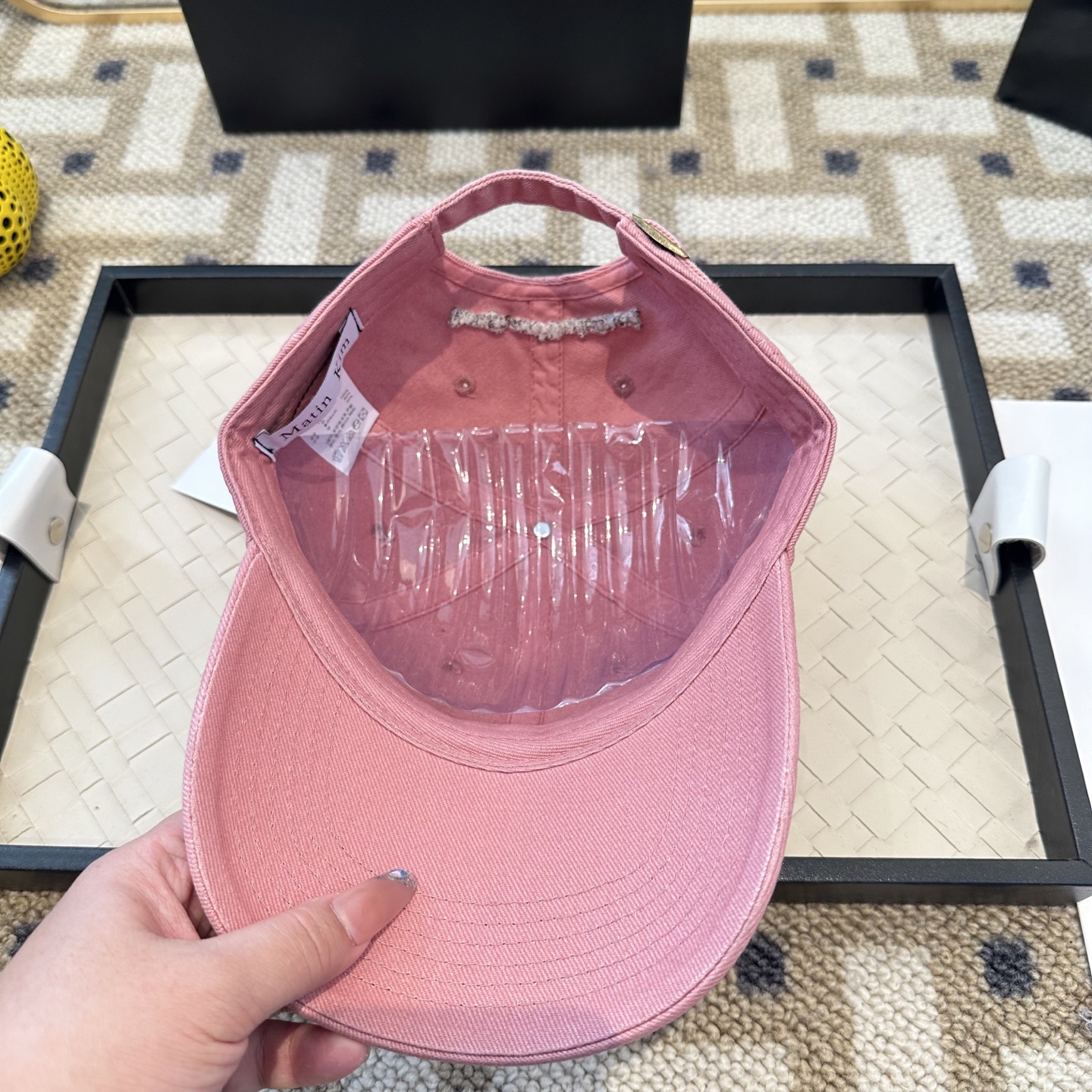 Matin Kim 潮牌棒球帽 简单休闲风的棒球帽 减龄百搭 适配度很高！简单随性~出街拍照拗造型非常加