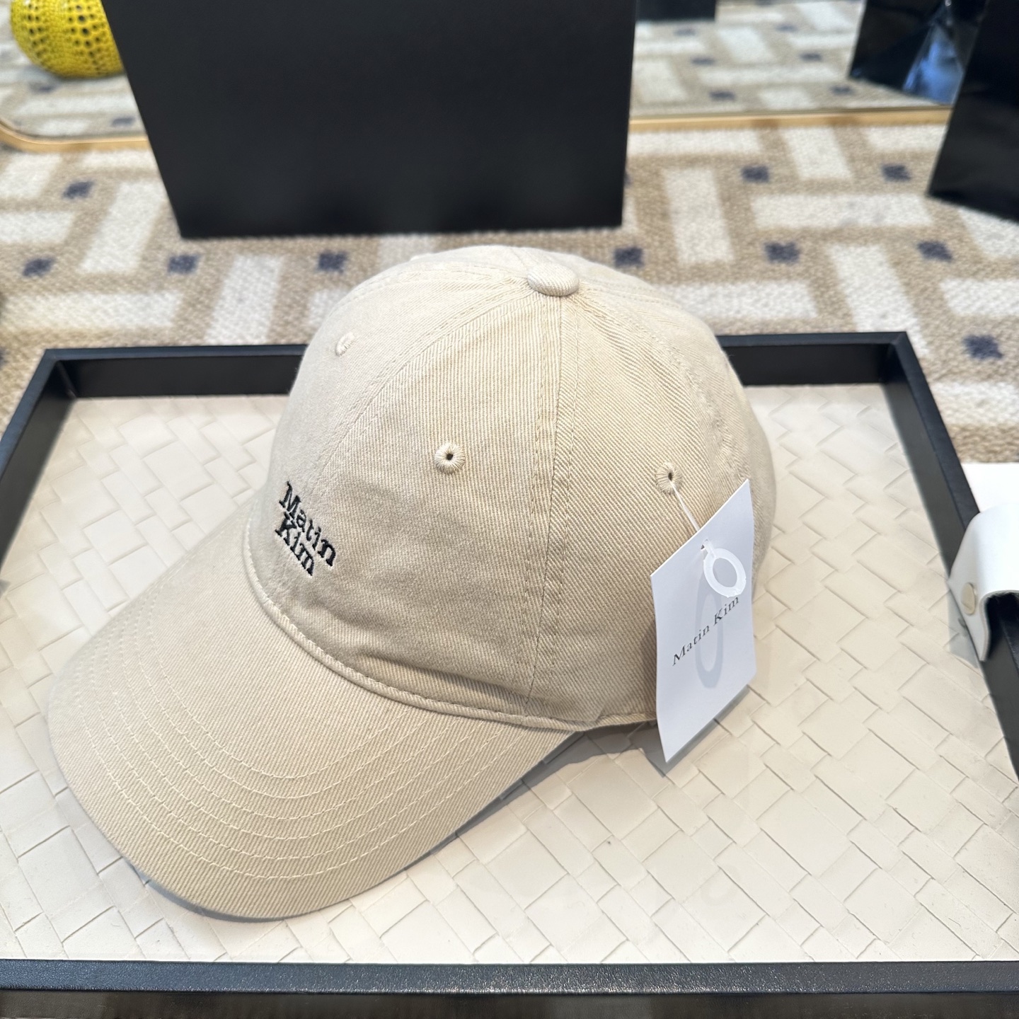 Matin Kim 潮牌棒球帽 简单休闲风的棒球帽 减龄百搭 适配度很高！简单随性~出街拍照拗造型非常加