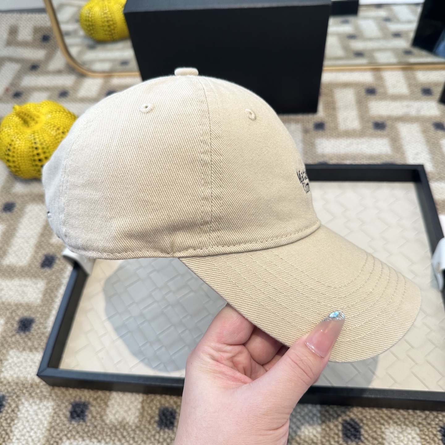 Matin Kim 潮牌棒球帽 简单休闲风的棒球帽 减龄百搭 适配度很高！简单随性~出街拍照拗造型非常加