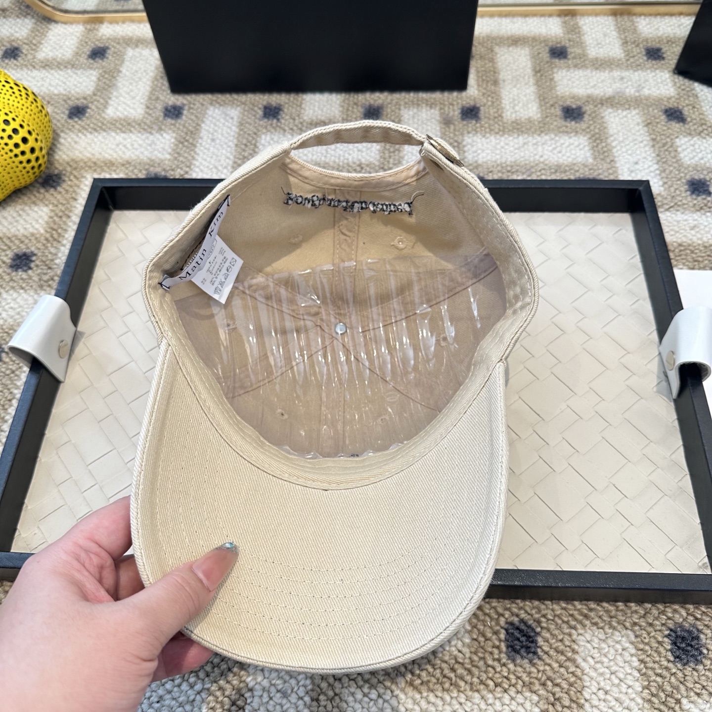 Matin Kim 潮牌棒球帽 简单休闲风的棒球帽 减龄百搭 适配度很高！简单随性~出街拍照拗造型非常加