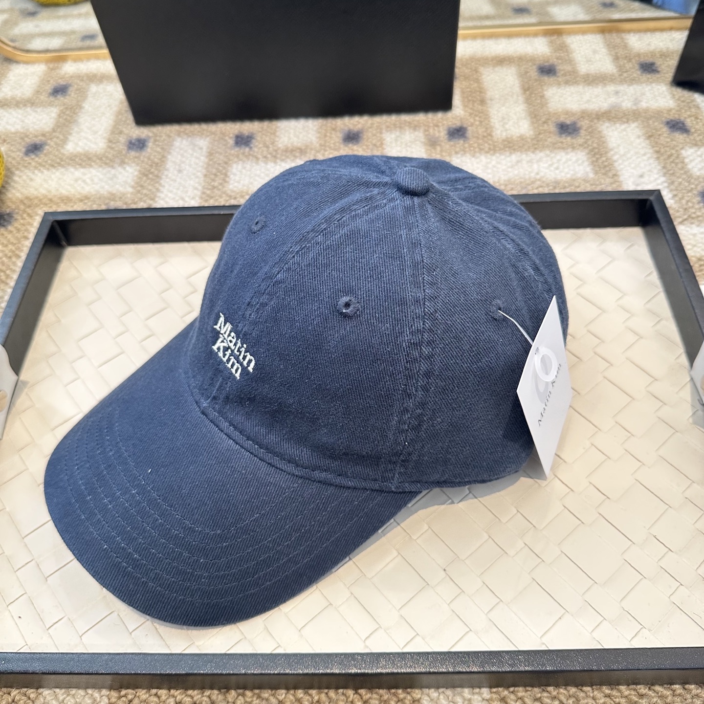 Matin Kim 潮牌棒球帽 简单休闲风的棒球帽 减龄百搭 适配度很高！简单随性~出街拍照拗造型非常加