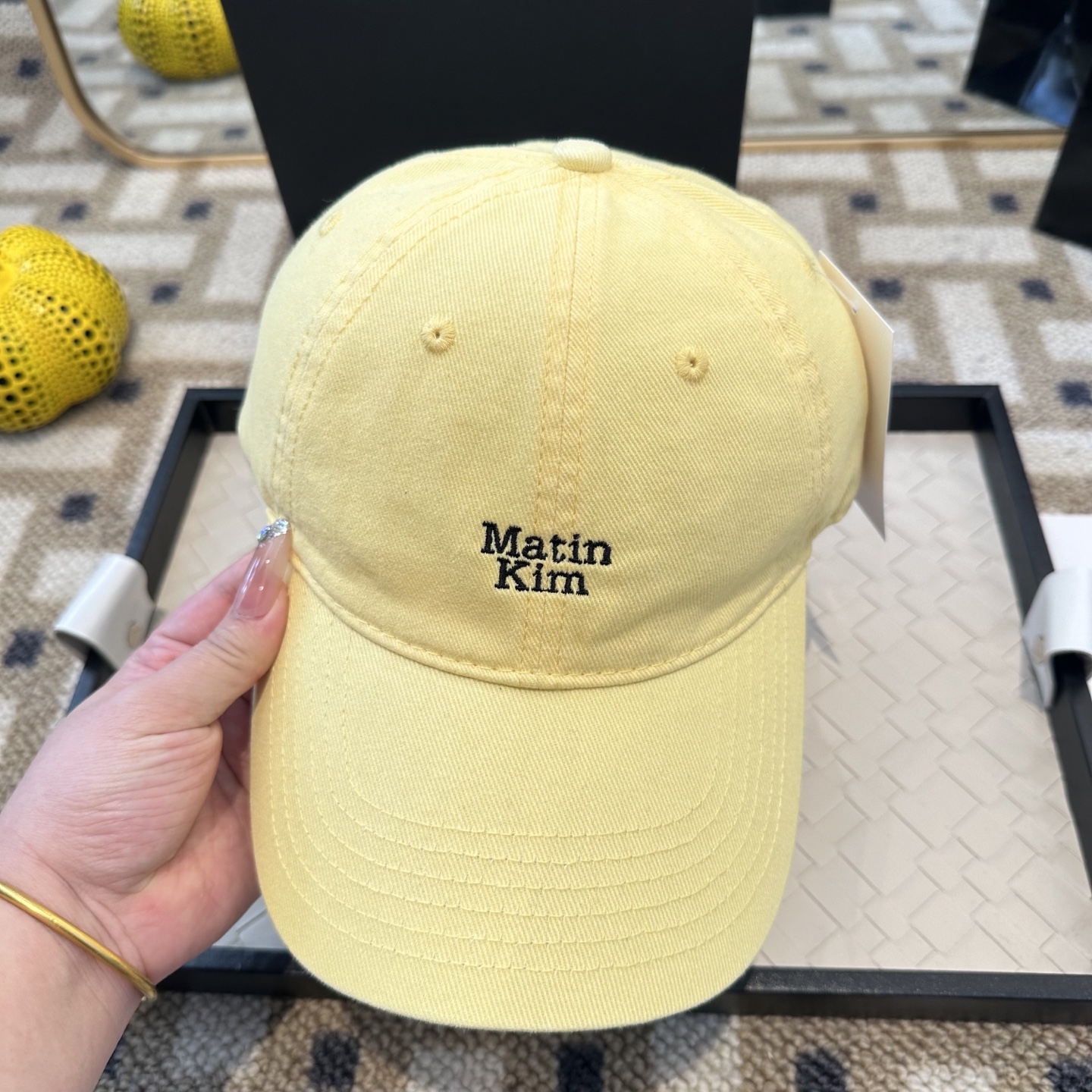 Matin Kim 潮牌棒球帽 简单休闲风的棒球帽 减龄百搭 适配度很高！简单随性~出街拍照拗造型非常加