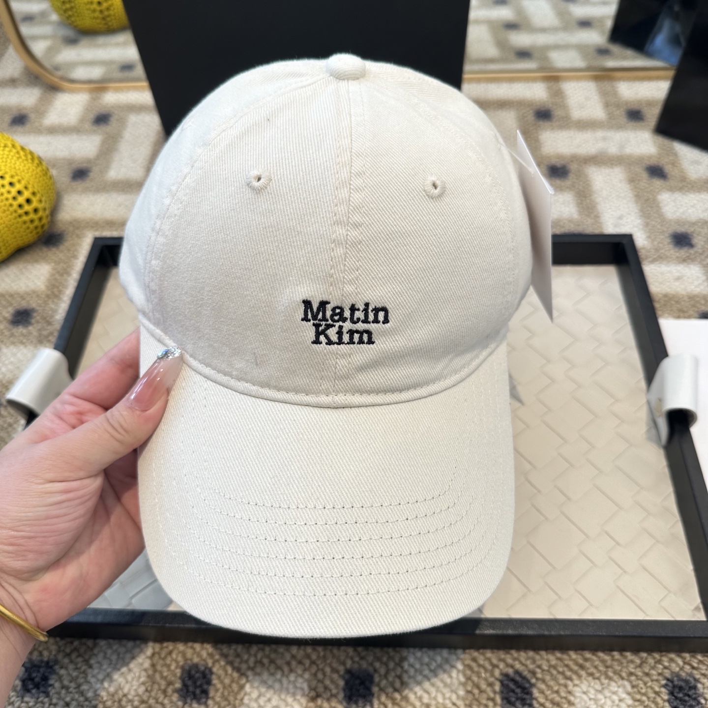 Matin Kim 潮牌棒球帽 简单休闲风的棒球帽 减龄百搭 适配度很高！简单随性~出街拍照拗造型非常加