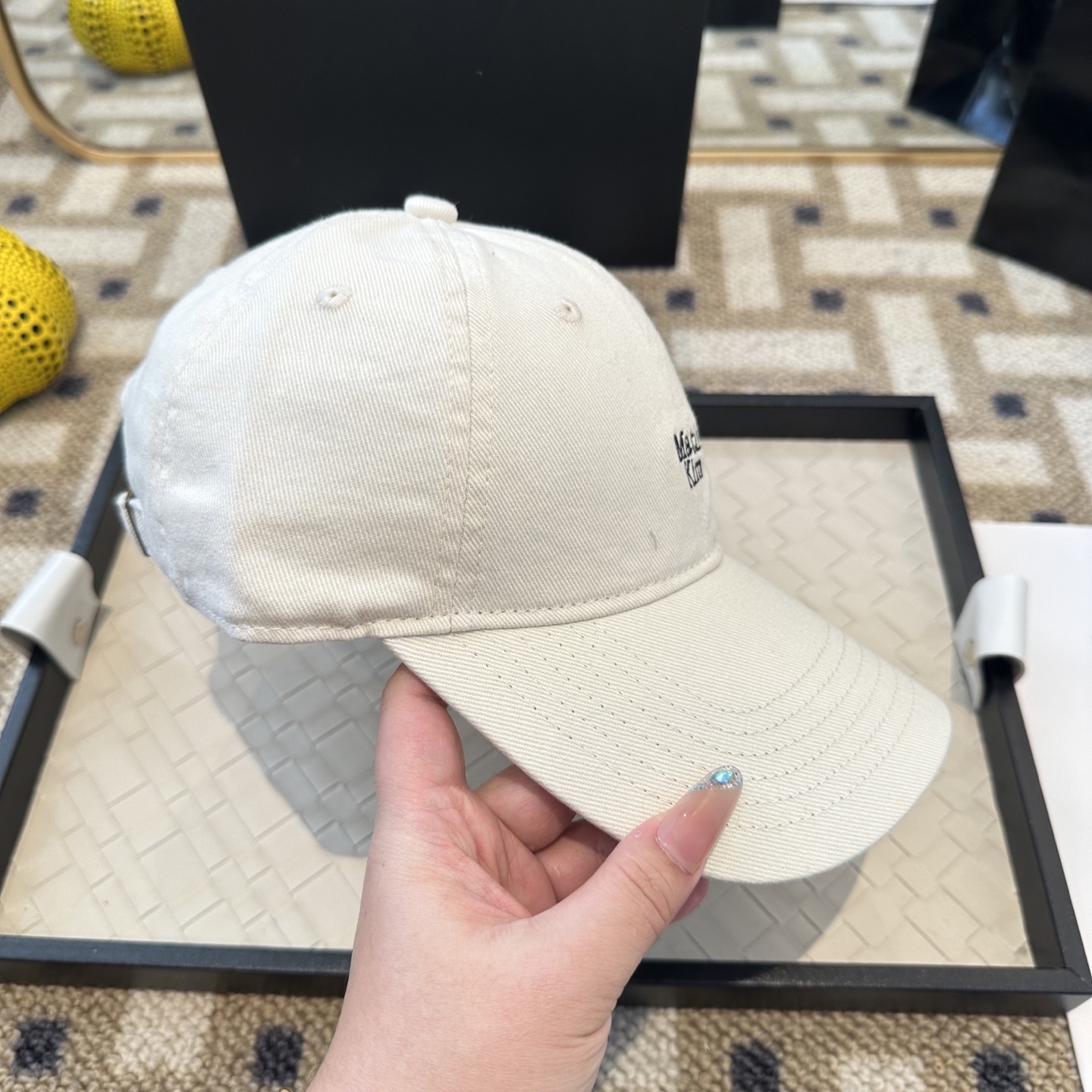 Matin Kim 潮牌棒球帽 简单休闲风的棒球帽 减龄百搭 适配度很高！简单随性~出街拍照拗造型非常加