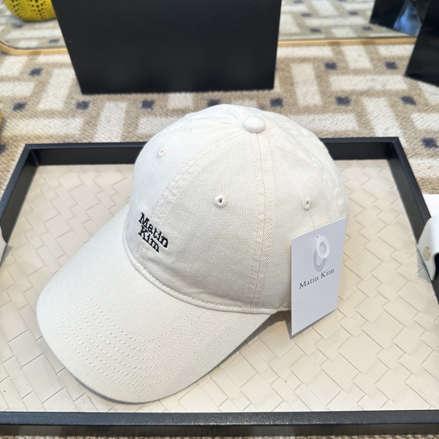 Matin Kim 潮牌棒球帽 简单休闲风的棒球帽 减龄百搭 适配度很高！简单随性~出街拍照拗造型非常加