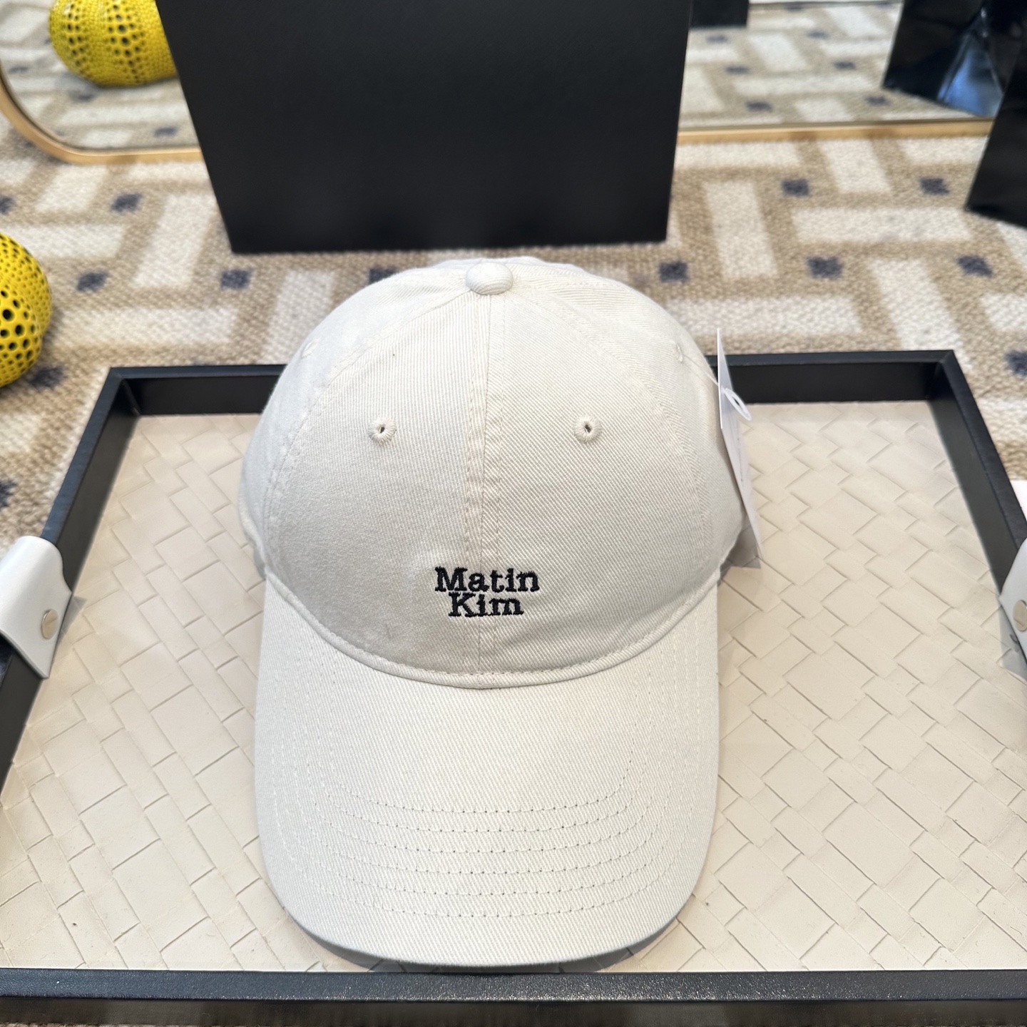 Matin Kim 潮牌棒球帽 简单休闲风的棒球帽 减龄百搭 适配度很高！简单随性~出街拍照拗造型非常加