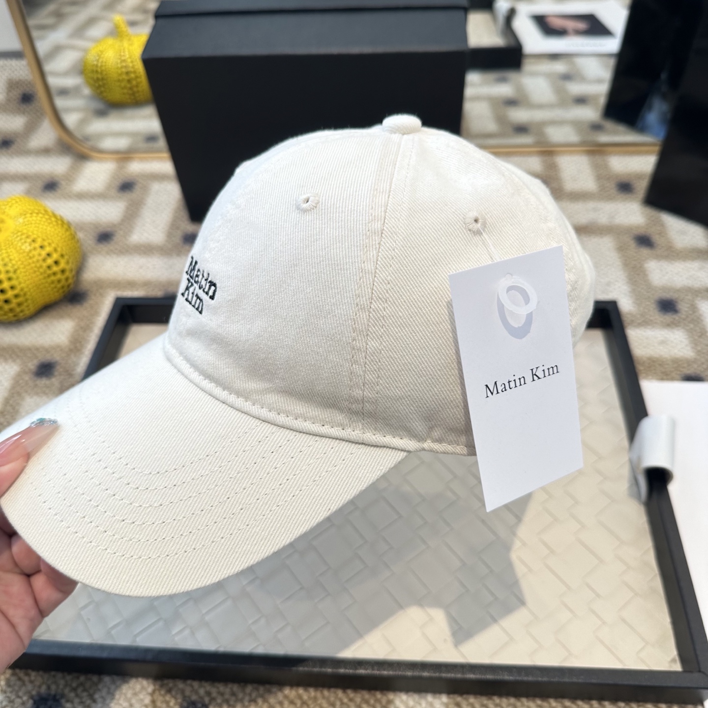 Matin Kim 潮牌棒球帽 简单休闲风的棒球帽 减龄百搭 适配度很高！简单随性~出街拍照拗造型非常加