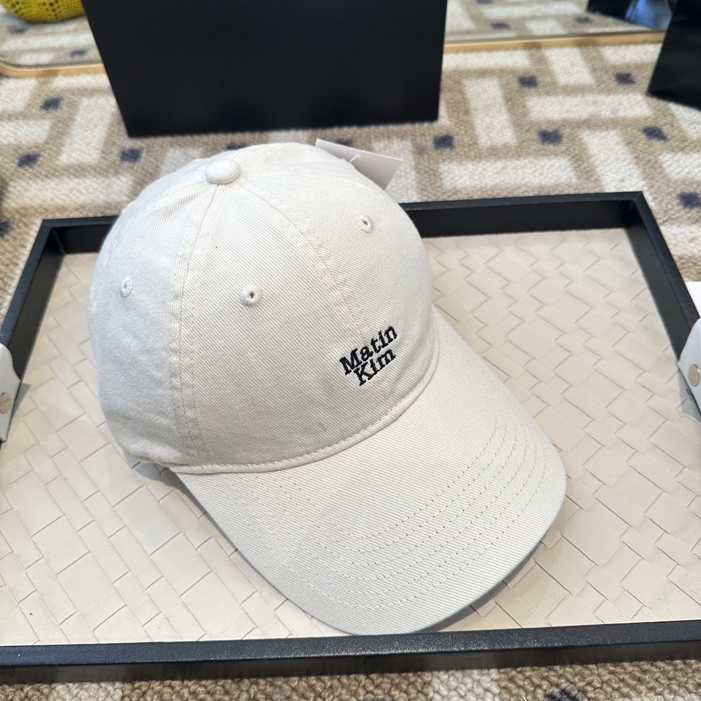 Matin Kim 潮牌棒球帽 简单休闲风的棒球帽 减龄百搭 适配度很高！简单随性~出街拍照拗造型非常加