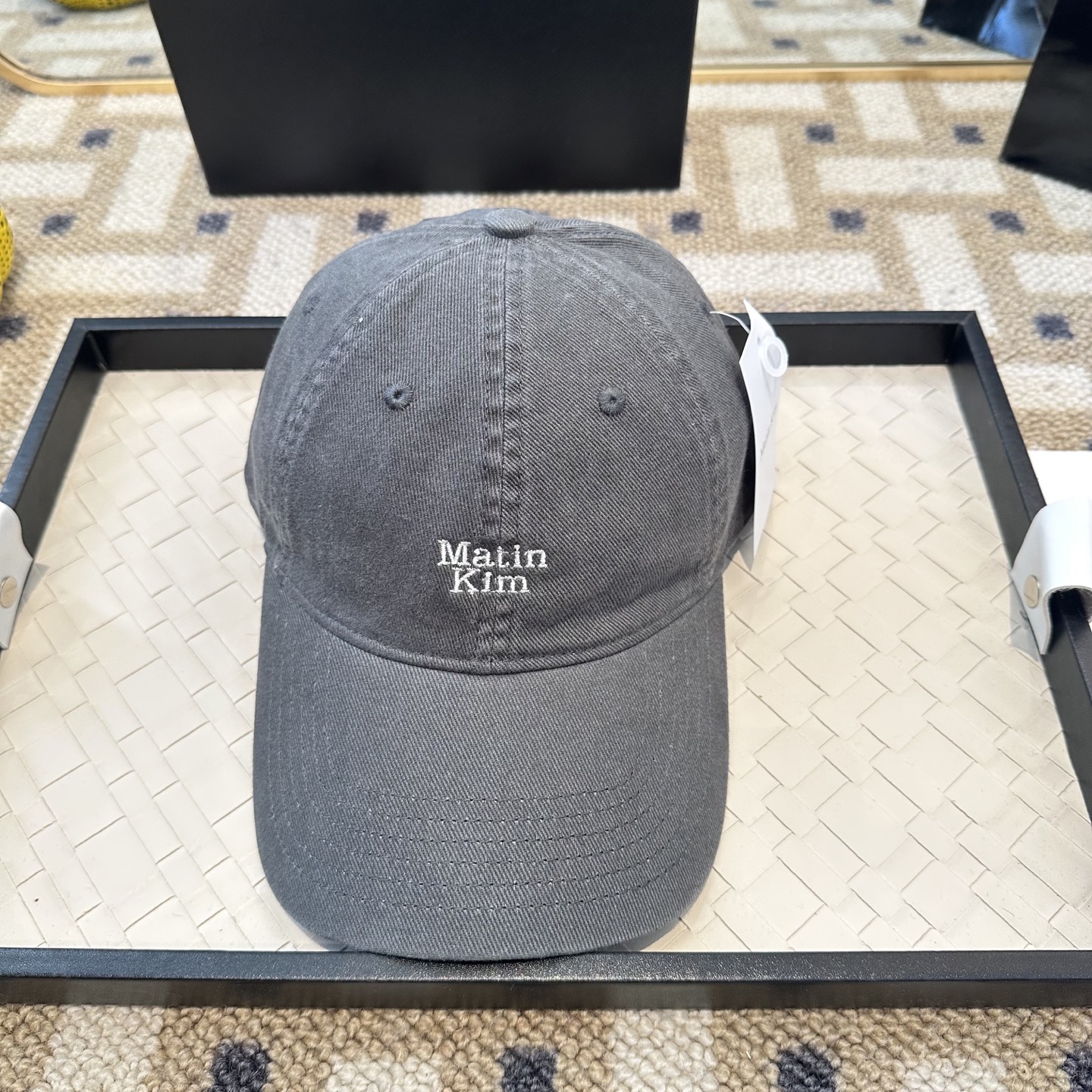 Matin Kim 潮牌棒球帽 简单休闲风的棒球帽 减龄百搭 适配度很高！简单随性~出街拍照拗造型非常加