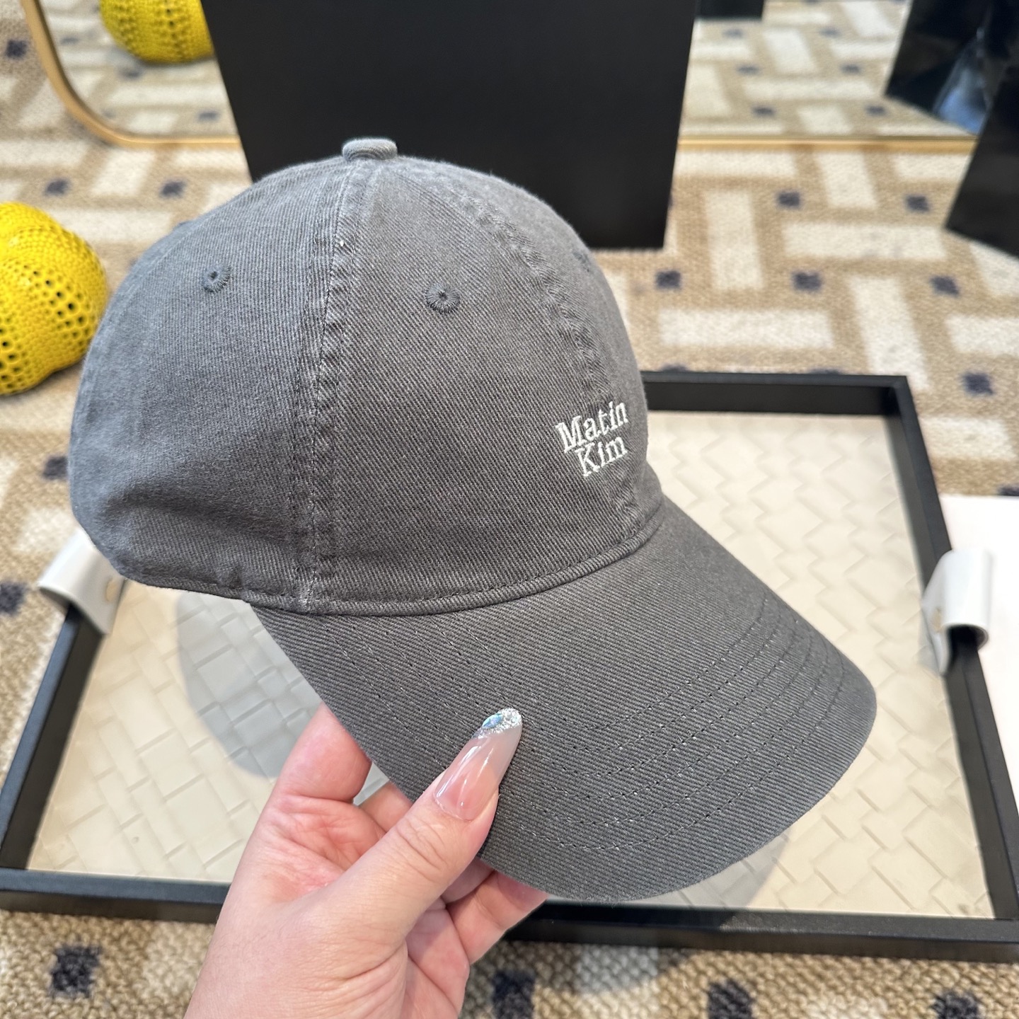 Matin Kim 潮牌棒球帽 简单休闲风的棒球帽 减龄百搭 适配度很高！简单随性~出街拍照拗造型非常加