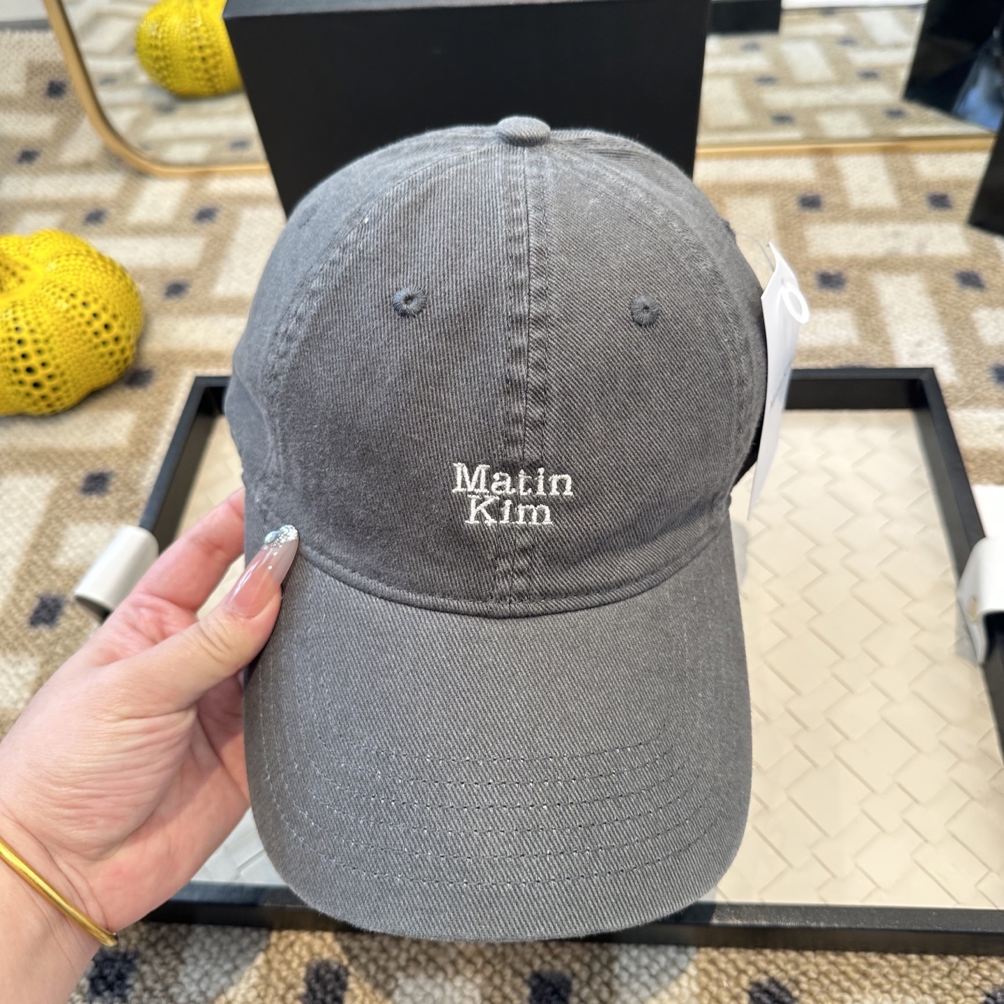 Matin Kim 潮牌棒球帽 简单休闲风的棒球帽 减龄百搭 适配度很高！简单随性~出街拍照拗造型非常加