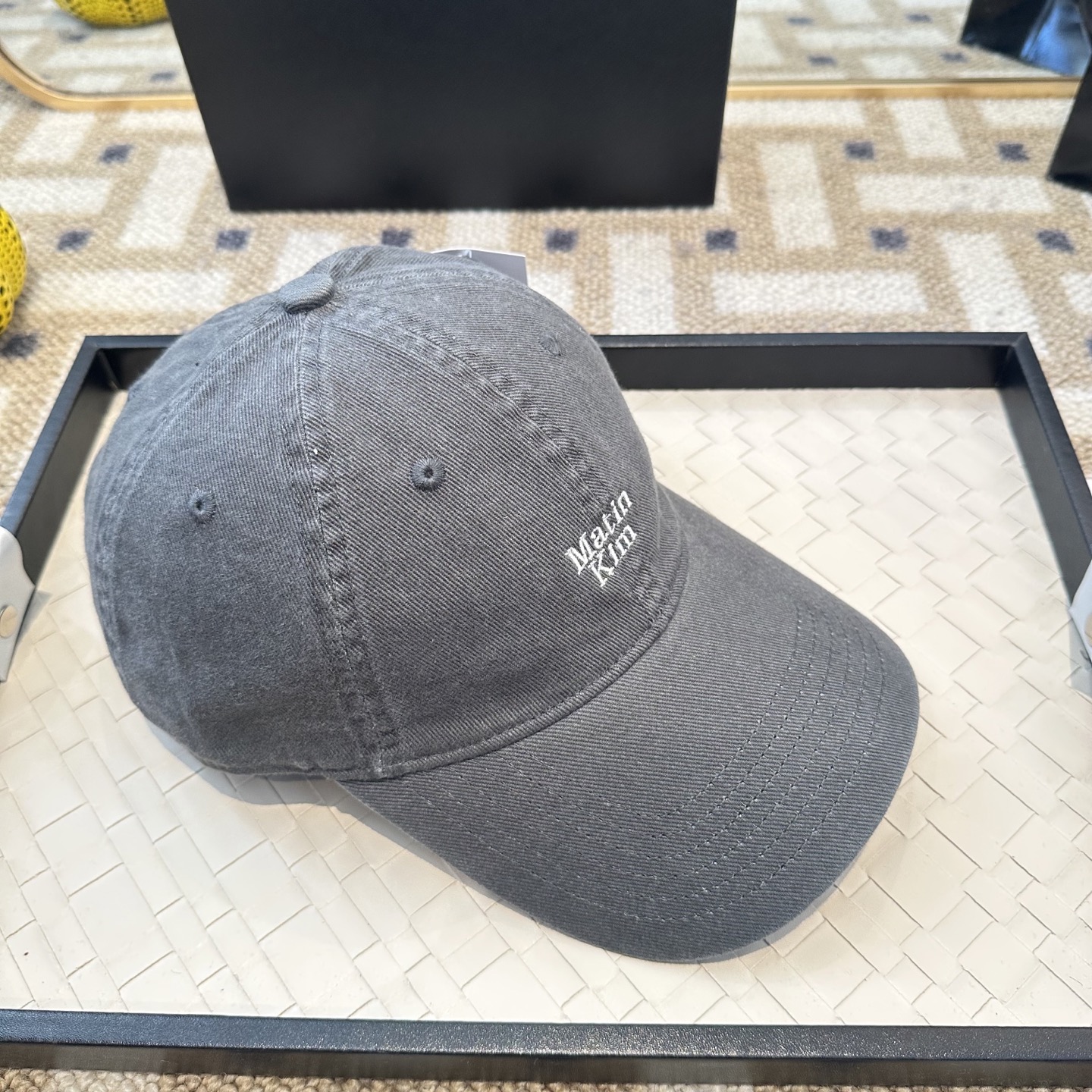 Matin Kim 潮牌棒球帽 简单休闲风的棒球帽 减龄百搭 适配度很高！简单随性~出街拍照拗造型非常加