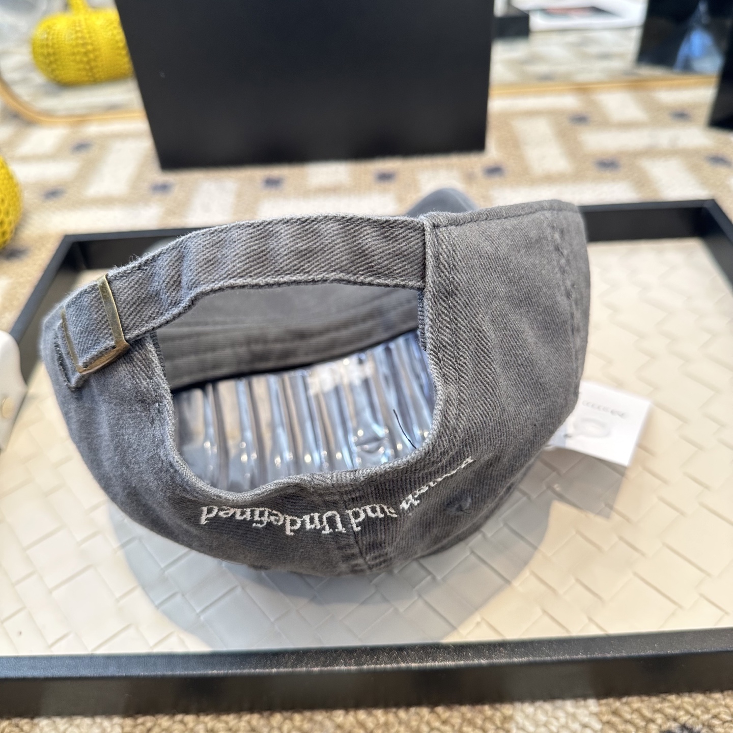 Matin Kim 潮牌棒球帽 简单休闲风的棒球帽 减龄百搭 适配度很高！简单随性~出街拍照拗造型非常加