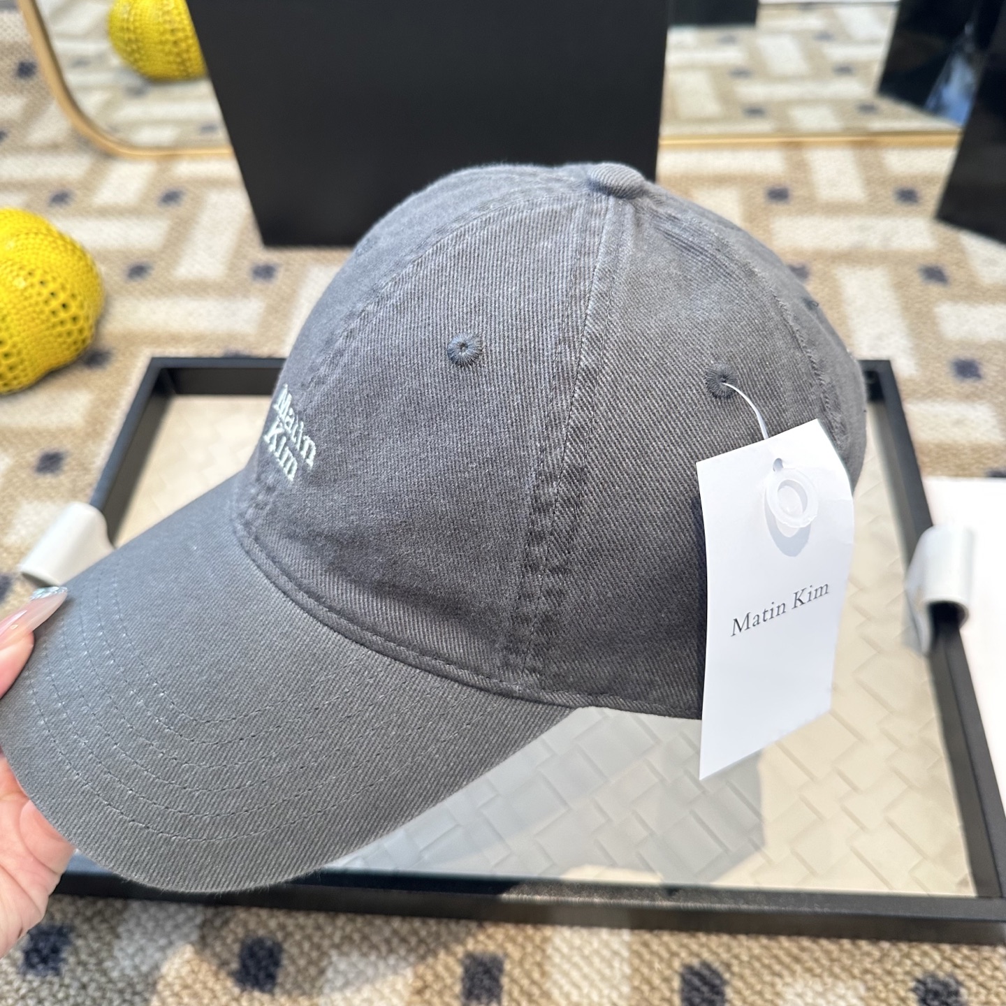 Matin Kim 潮牌棒球帽 简单休闲风的棒球帽 减龄百搭 适配度很高！简单随性~出街拍照拗造型非常加