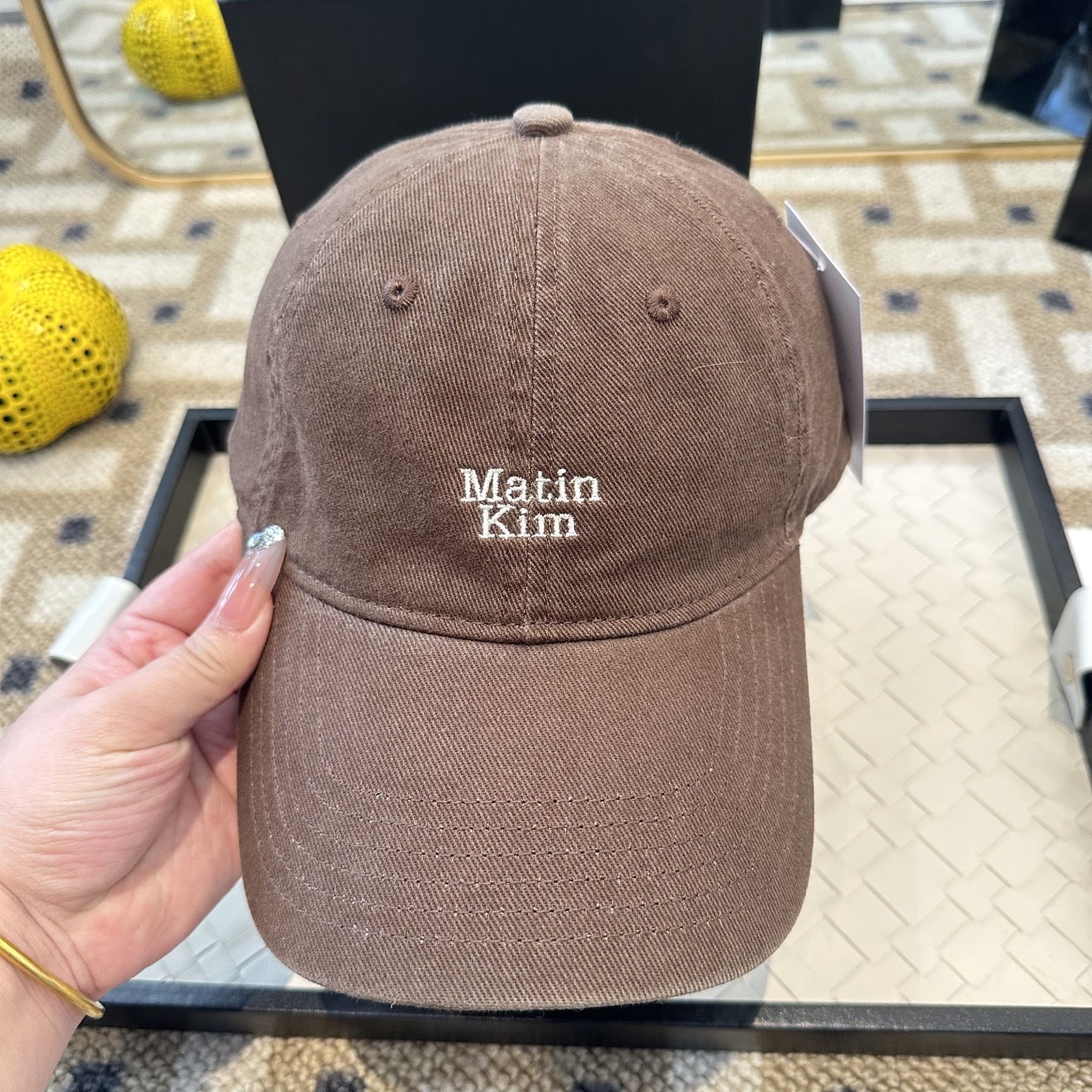 Matin Kim 潮牌棒球帽 简单休闲风的棒球帽 减龄百搭 适配度很高！简单随性~出街拍照拗造型非常加