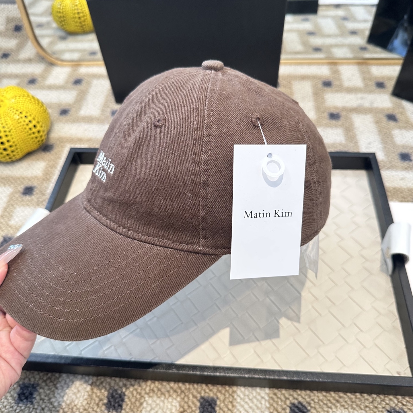 Matin Kim 潮牌棒球帽 简单休闲风的棒球帽 减龄百搭 适配度很高！简单随性~出街拍照拗造型非常加