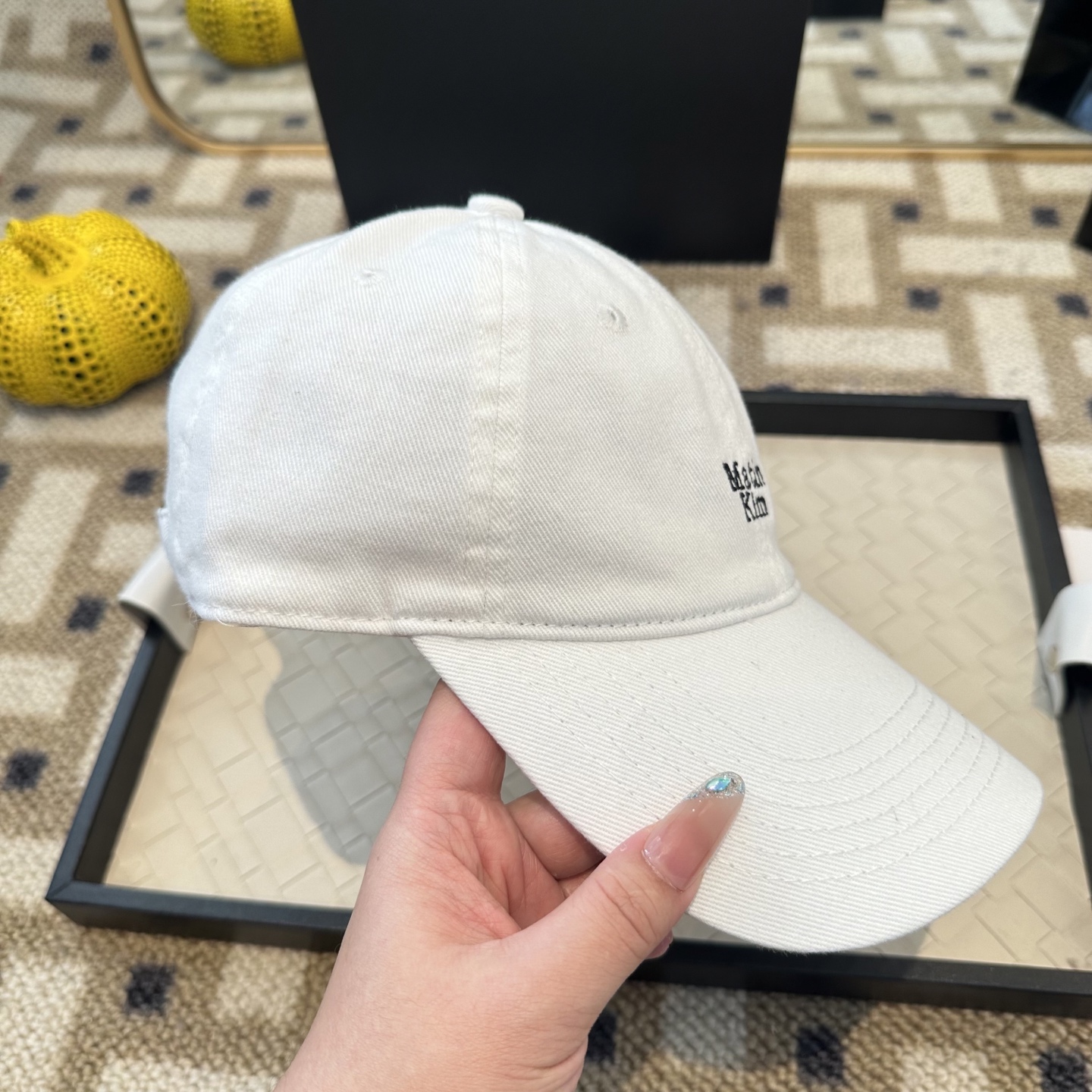 Matin Kim 潮牌棒球帽 简单休闲风的棒球帽 减龄百搭 适配度很高！简单随性~出街拍照拗造型非常加