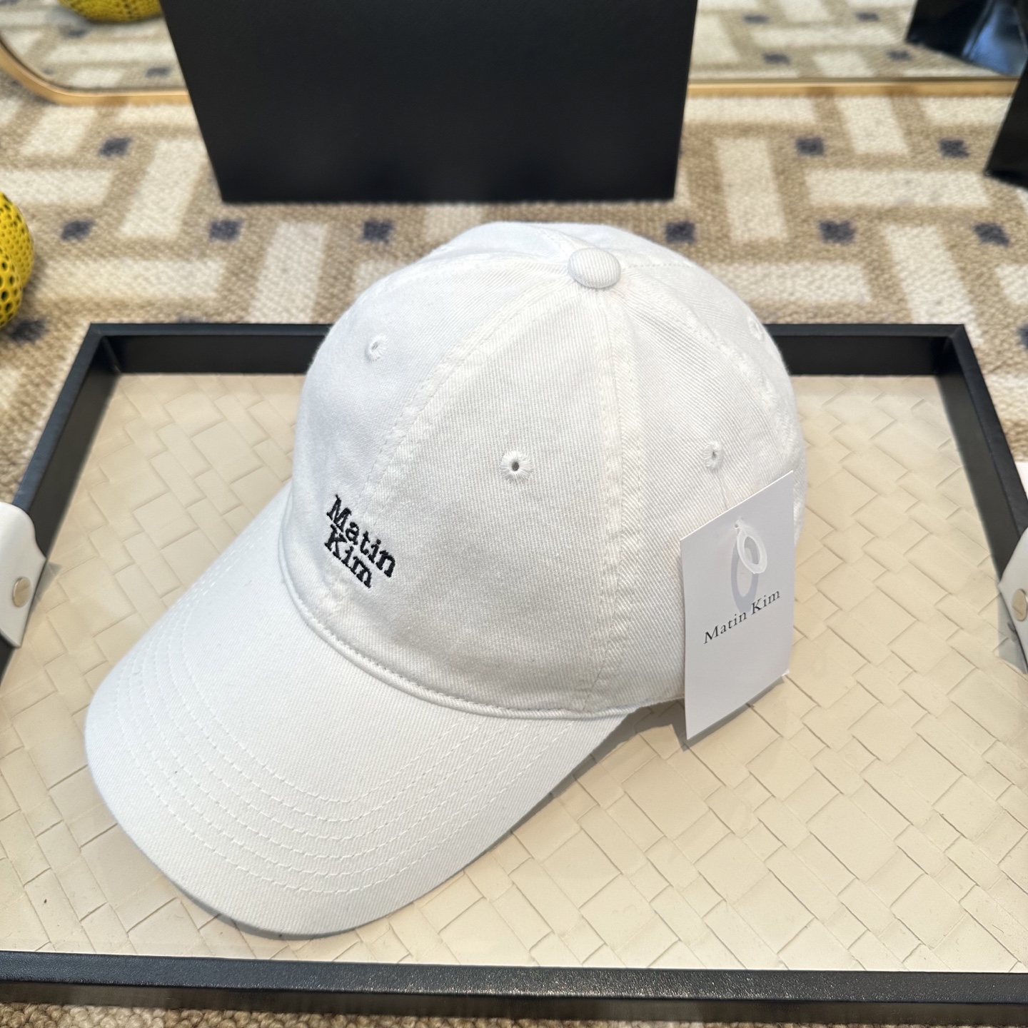 Matin Kim 潮牌棒球帽 简单休闲风的棒球帽 减龄百搭 适配度很高！简单随性~出街拍照拗造型非常加