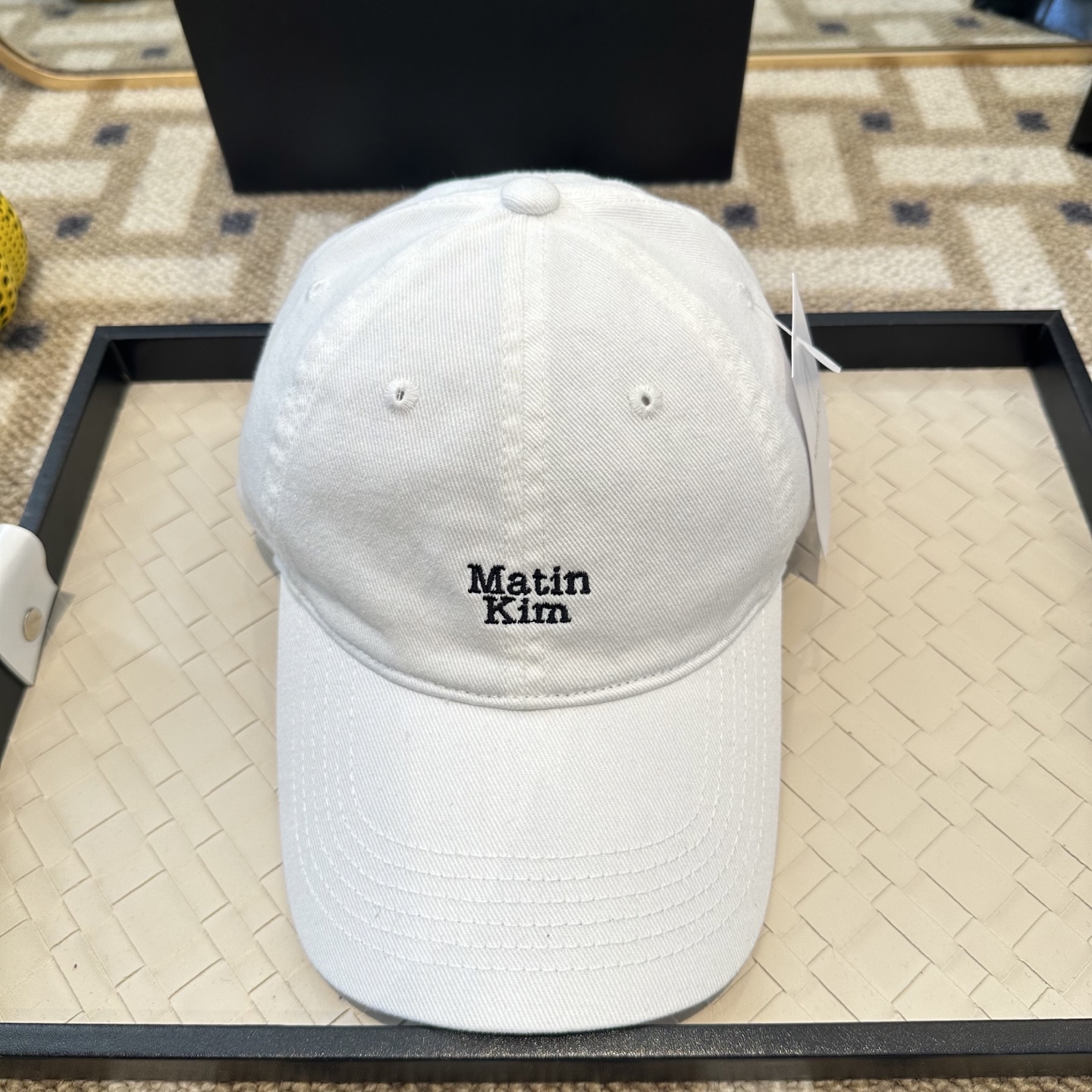 Matin Kim 潮牌棒球帽 简单休闲风的棒球帽 减龄百搭 适配度很高！简单随性~出街拍照拗造型非常加