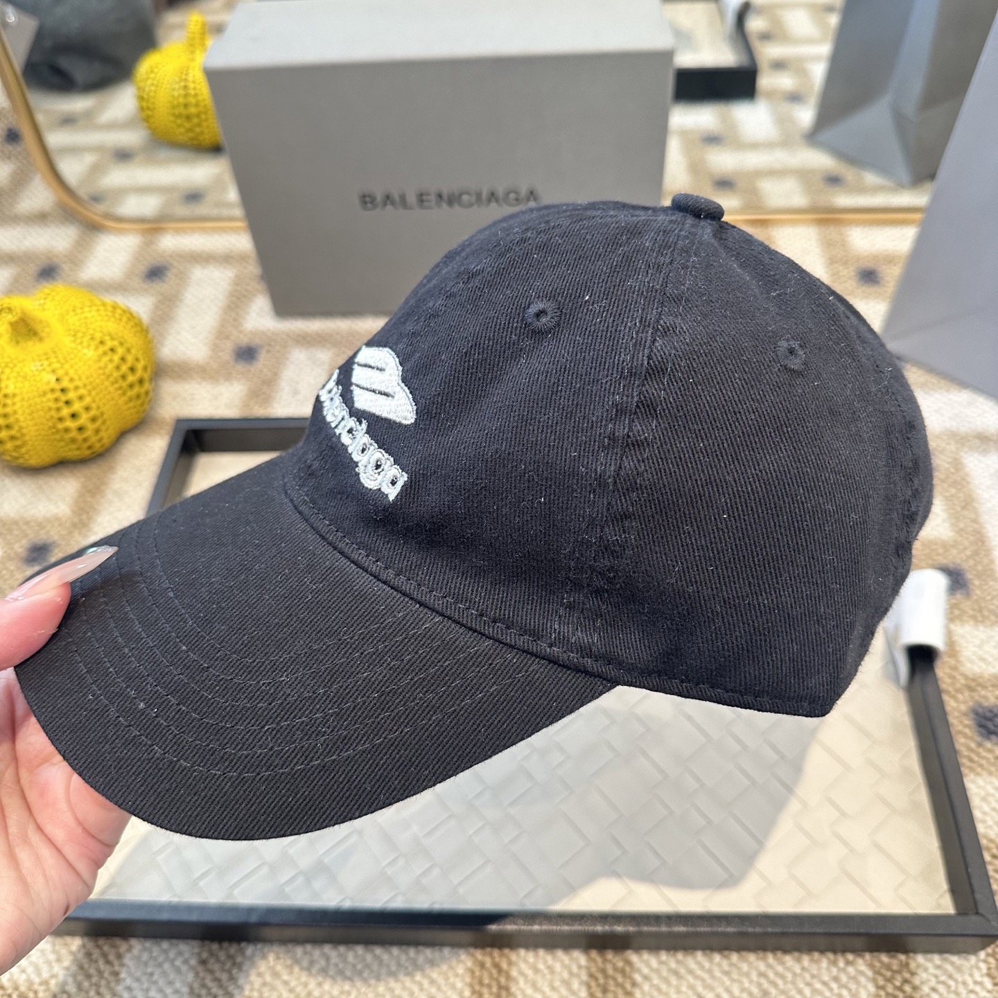 新品Balenciaga 巴黎世家字母新款棒球帽现货秒发🧢简约时尚超级无敌好看的帽子！情侣款！