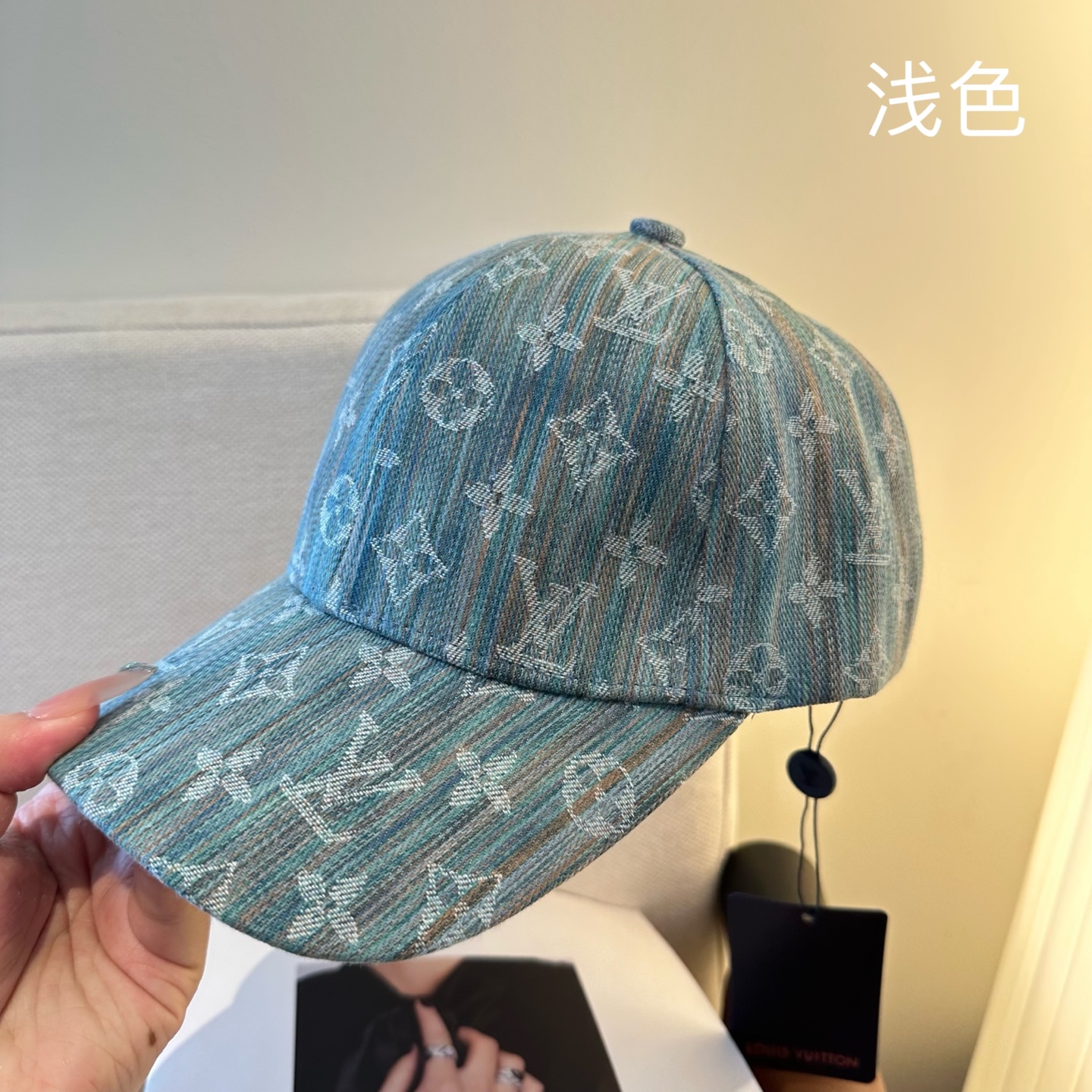 🧢路易威登棒球帽 LouisVuitton😍新款LV棒球帽，重工打造♥️高端大气，百搭款🤗男女通用！