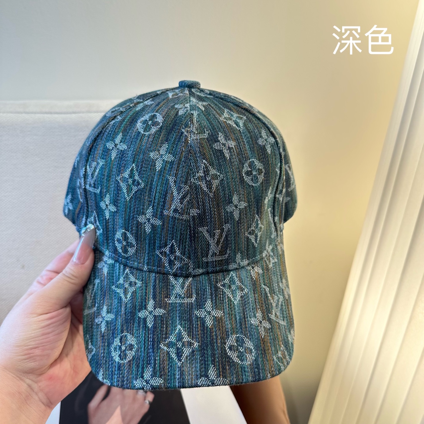 🧢路易威登棒球帽 LouisVuitton😍新款LV棒球帽，重工打造♥️高端大气，百搭款🤗男女通用！