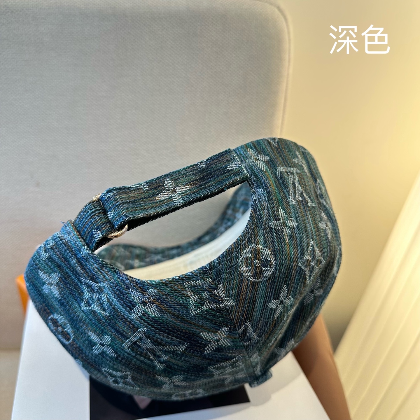 🧢路易威登棒球帽 LouisVuitton😍新款LV棒球帽，重工打造♥️高端大气，百搭款🤗男女通用！