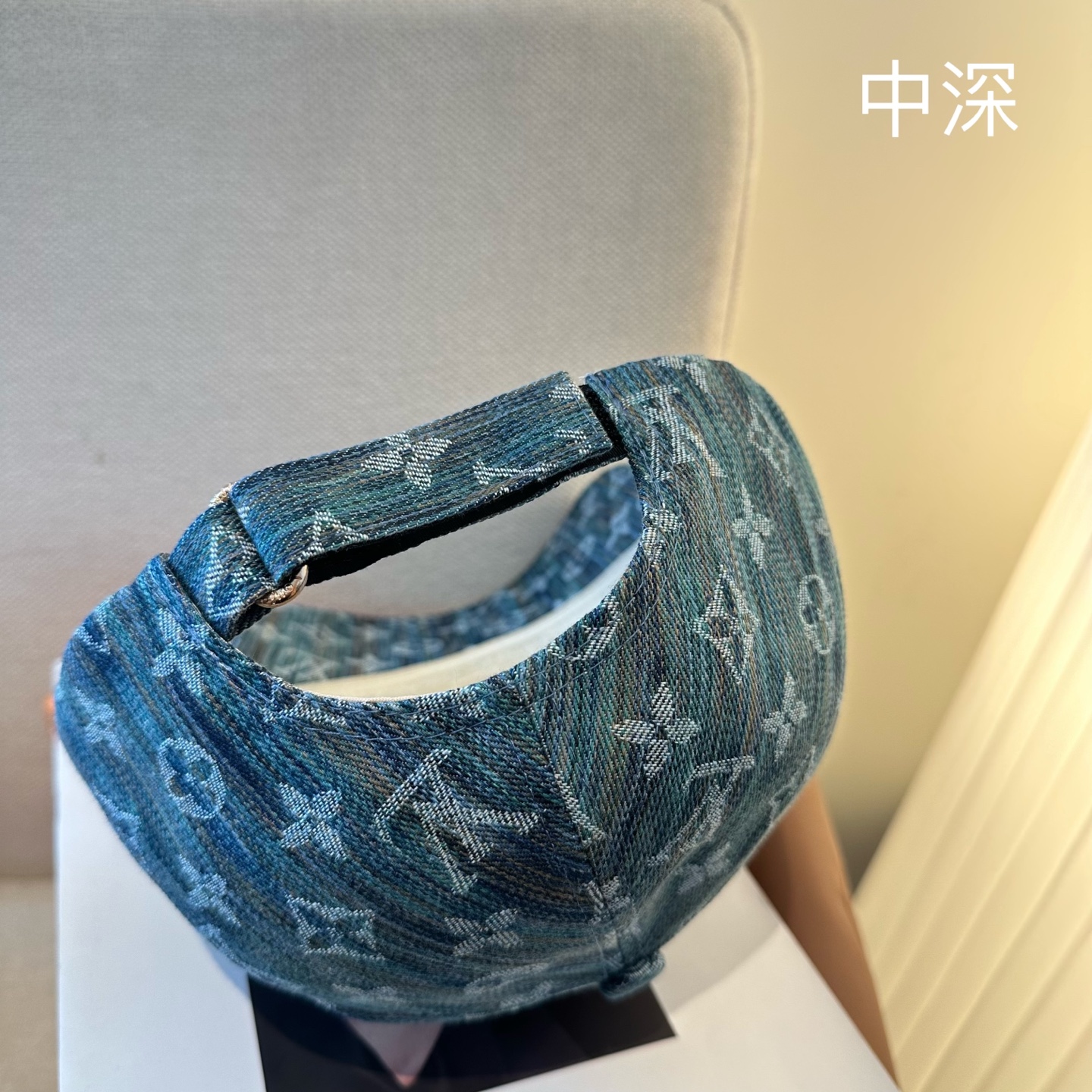 🧢路易威登棒球帽 LouisVuitton😍新款LV棒球帽，重工打造♥️高端大气，百搭款🤗男女通用！